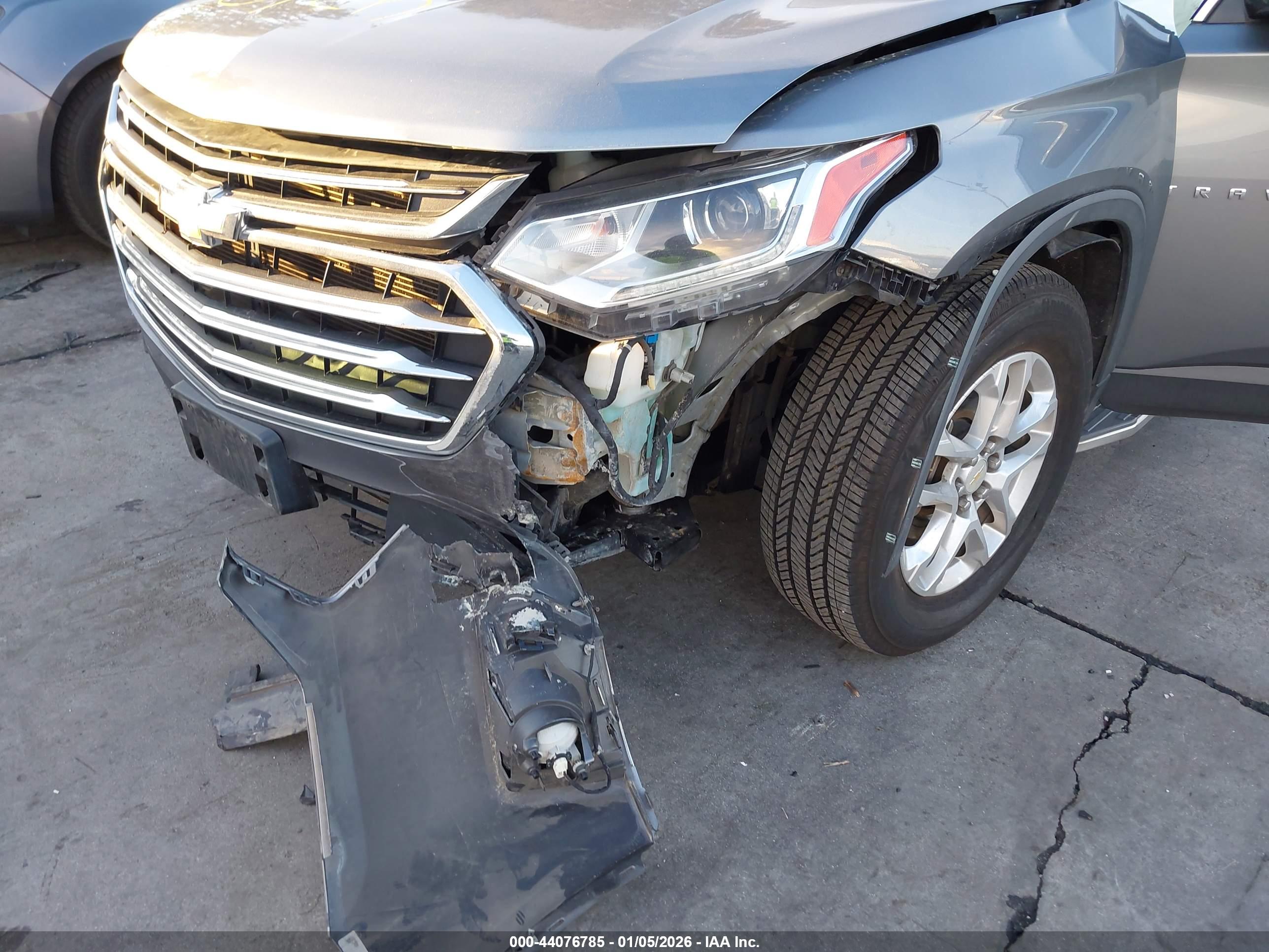 CHEVROLET TRAVERSE image 6