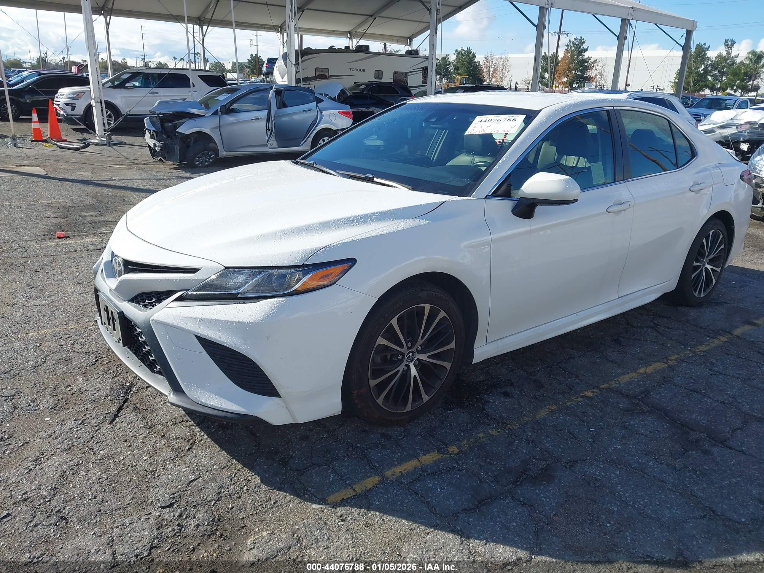 TOYOTA CAMRY image 2