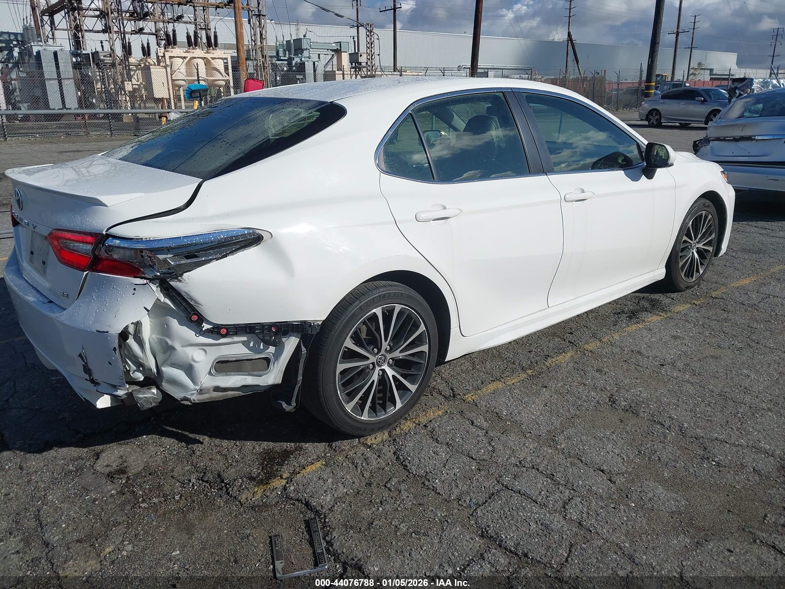 TOYOTA CAMRY image 4
