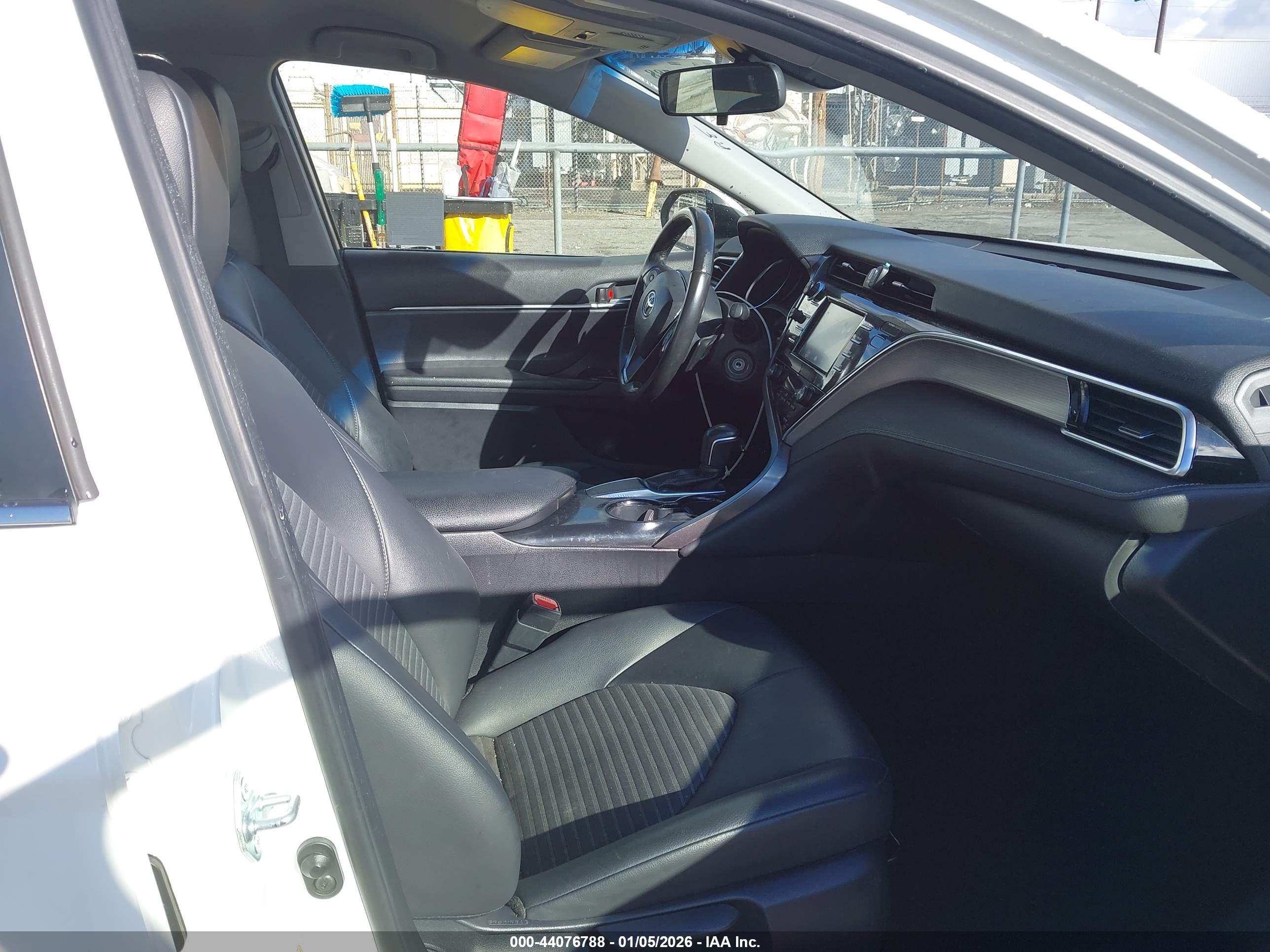 TOYOTA CAMRY image 5
