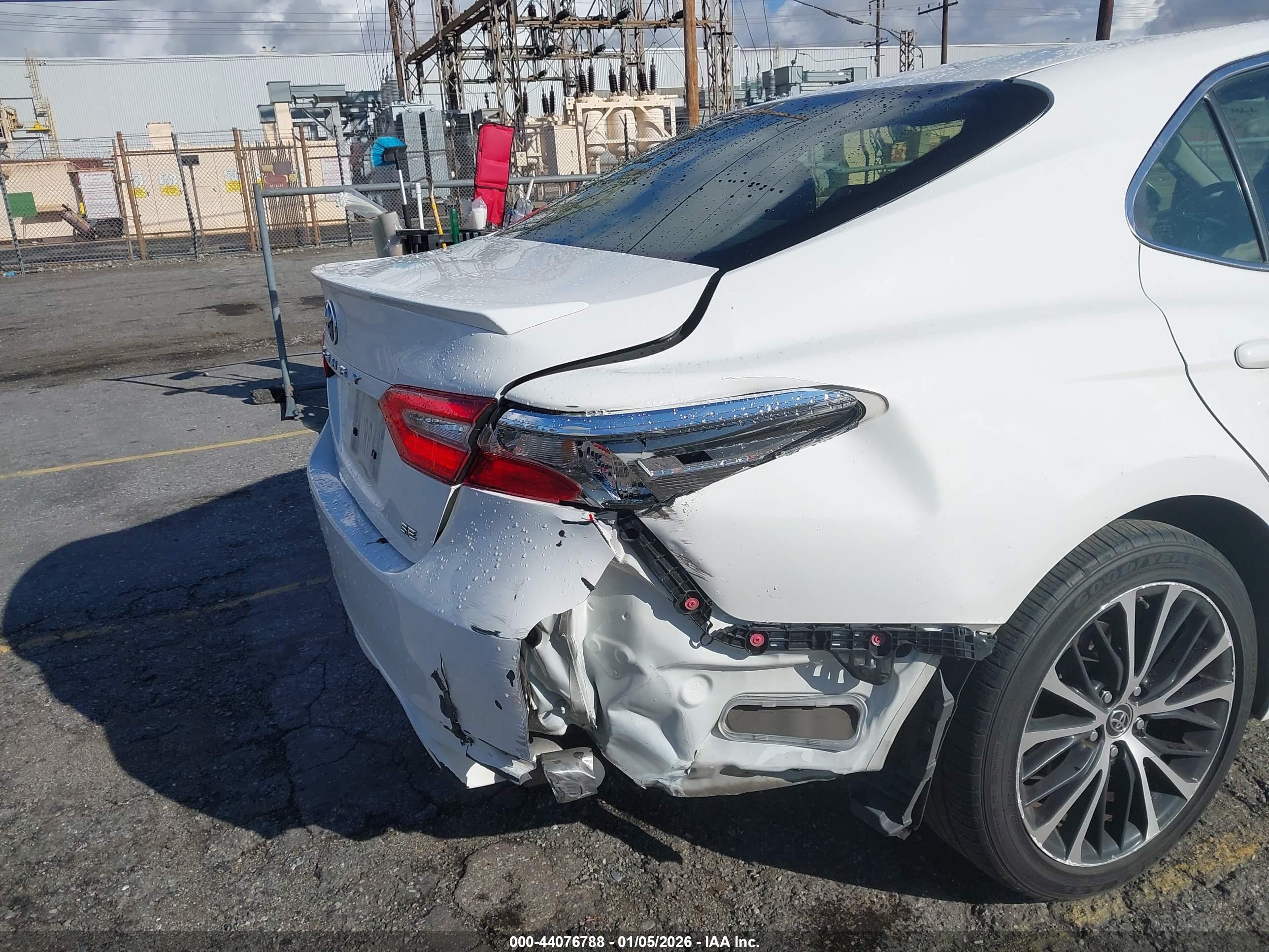 TOYOTA CAMRY image 6