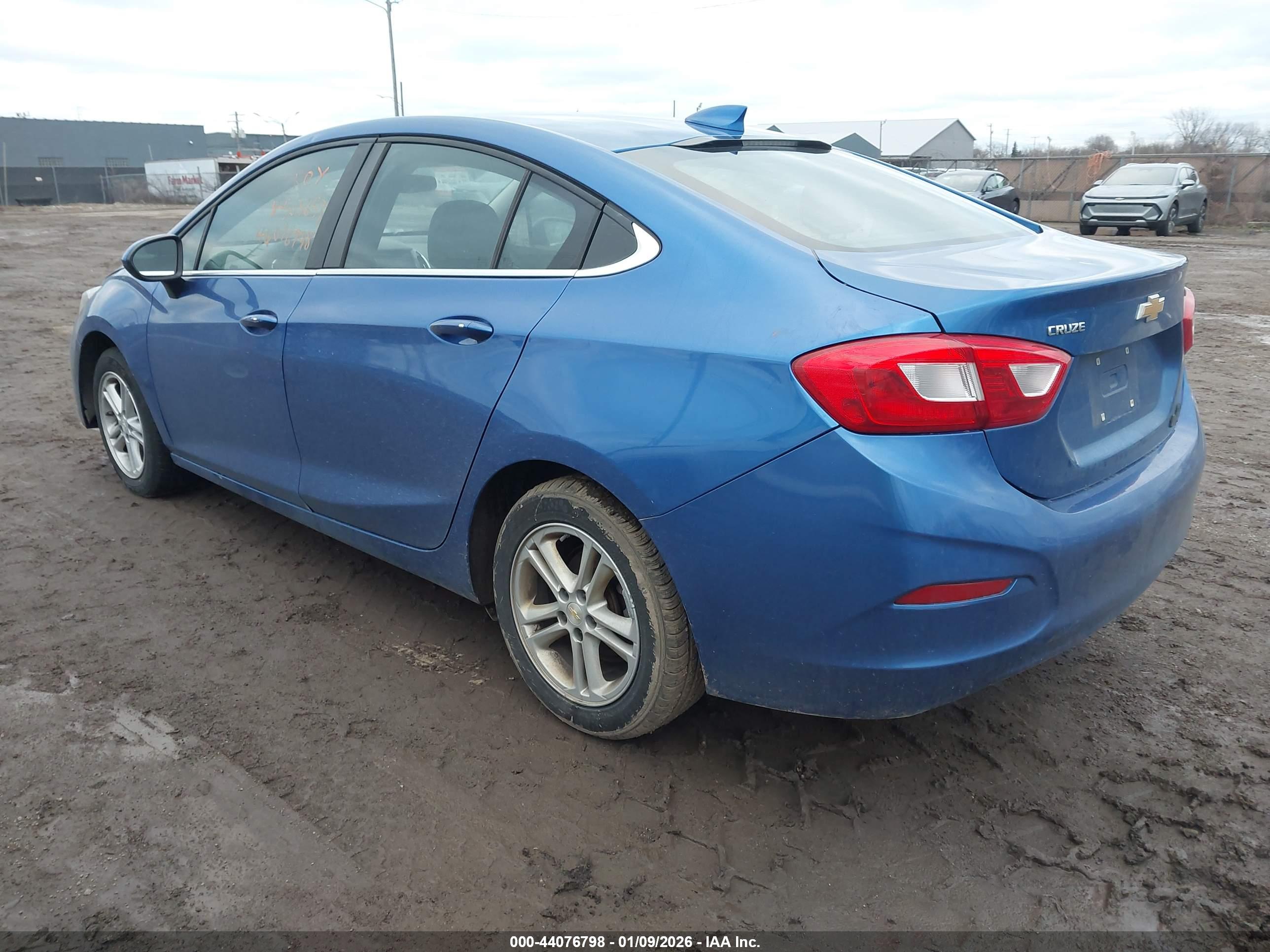 CHEVROLET CRUZE image 3