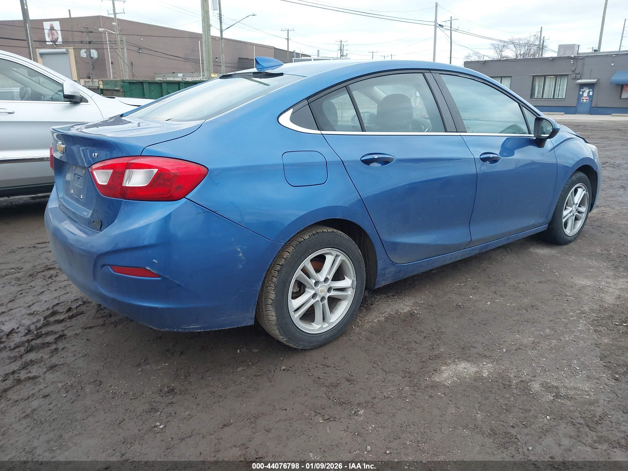 CHEVROLET CRUZE image 4