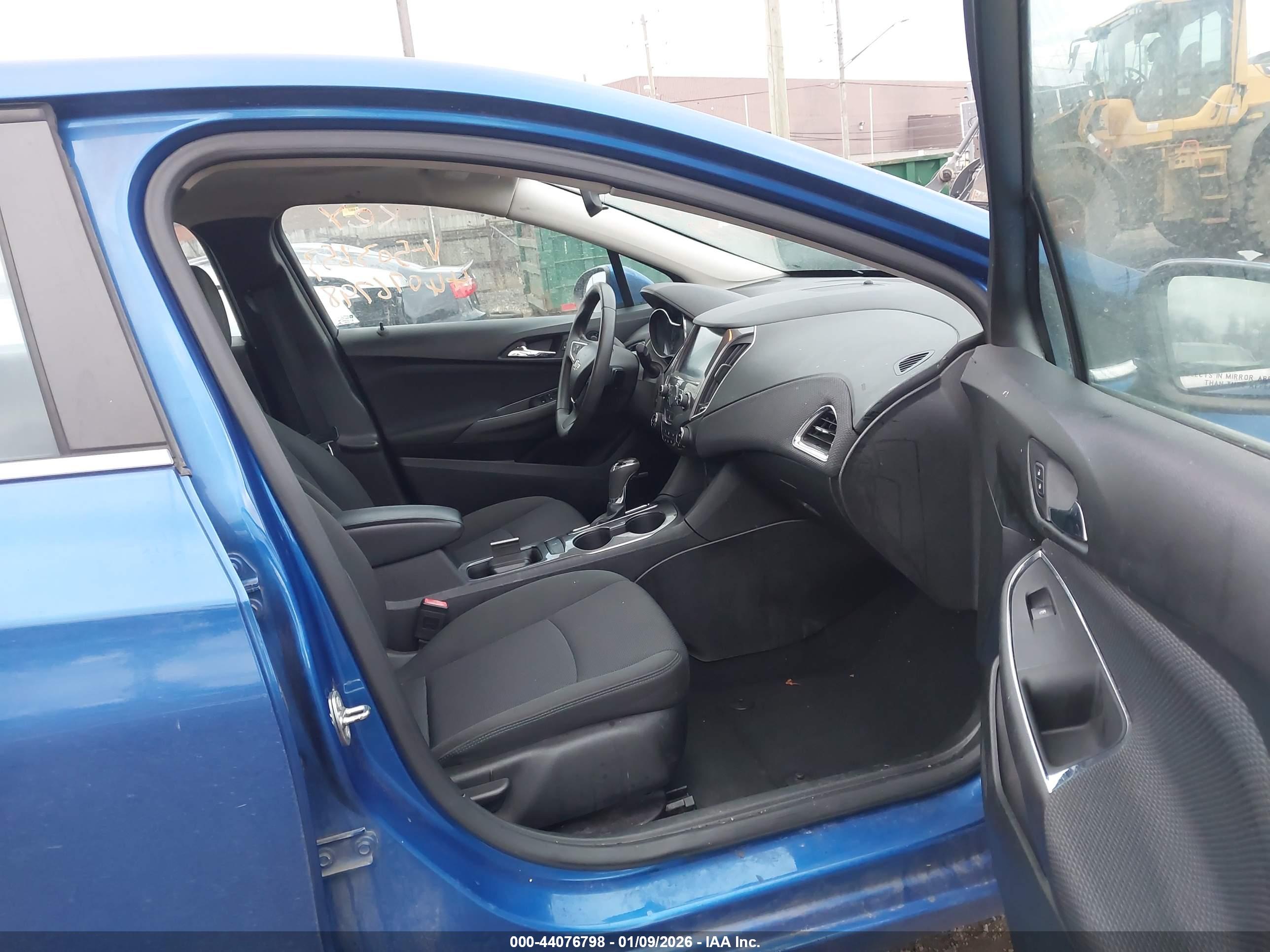 CHEVROLET CRUZE image 5