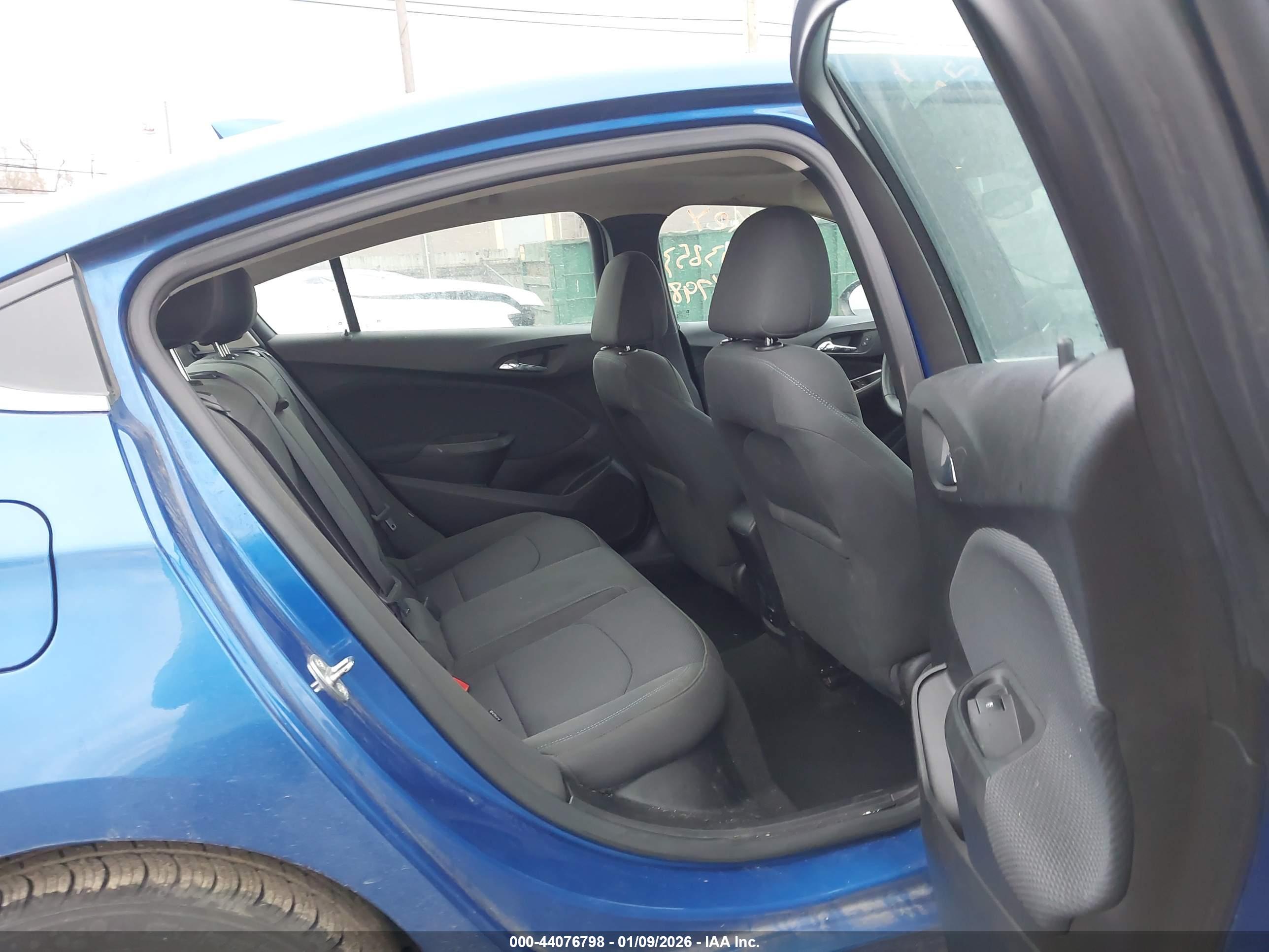 CHEVROLET CRUZE image 8