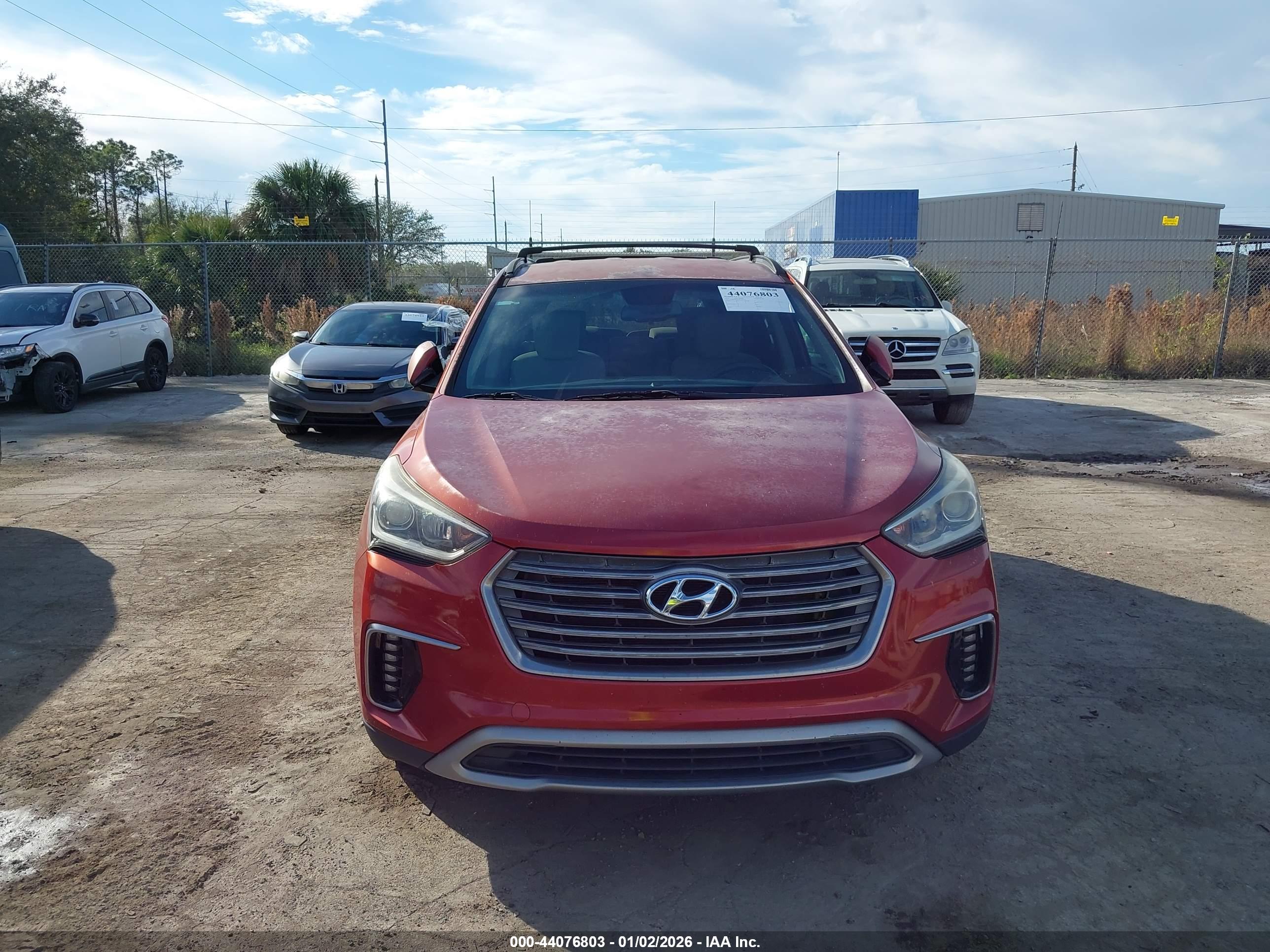HYUNDAI SANTA image 6