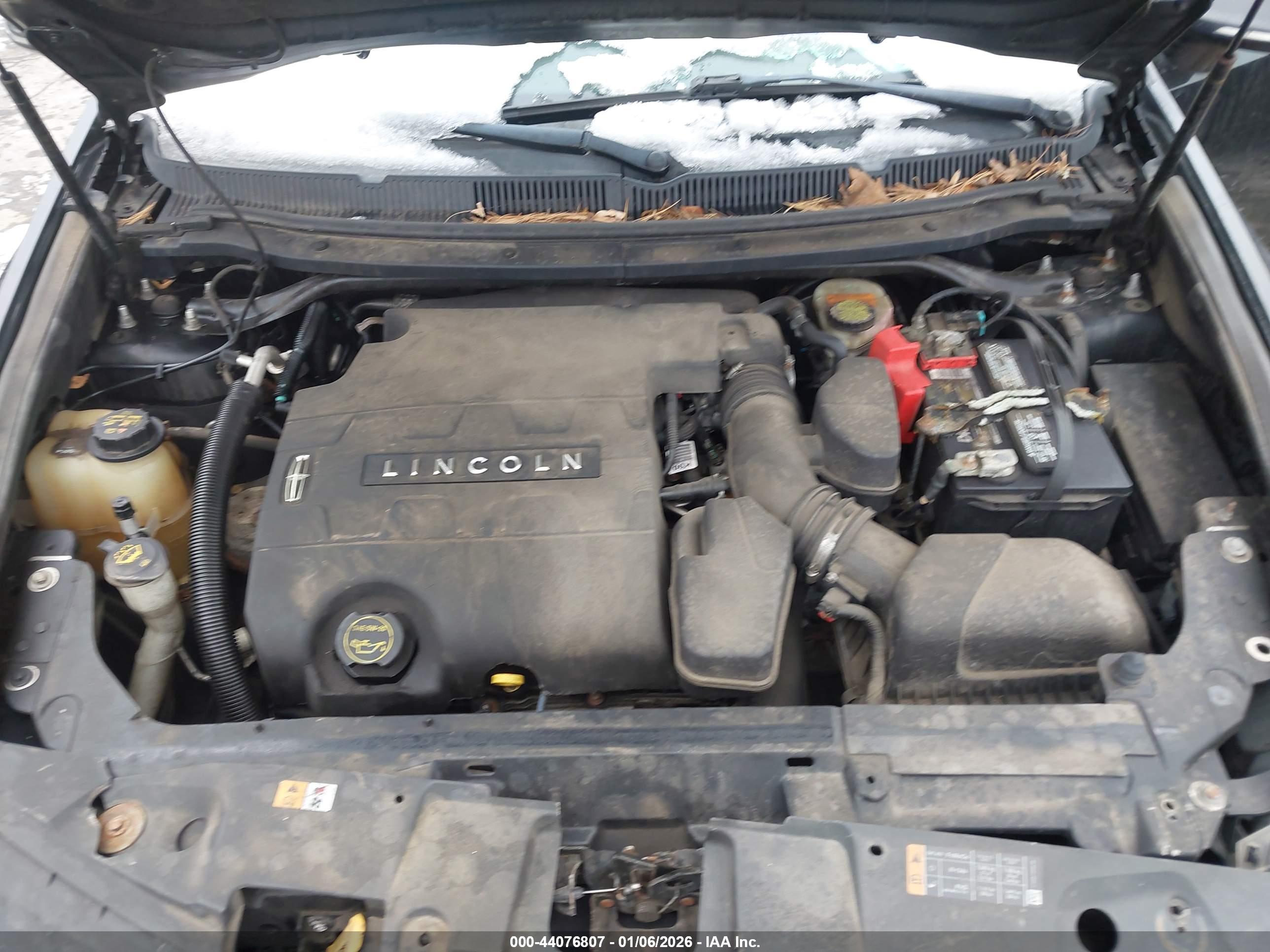 LINCOLN MKT image 10