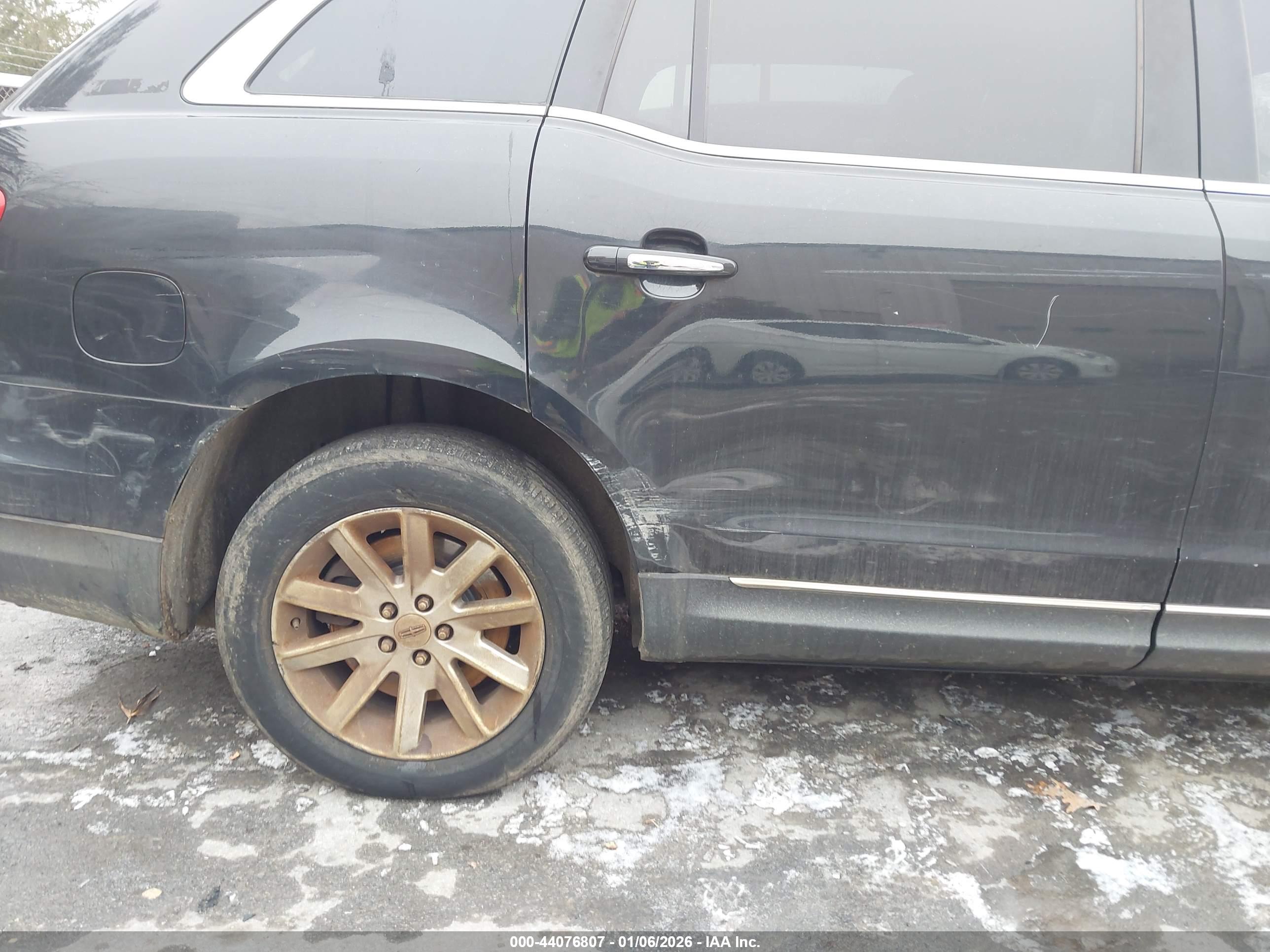 LINCOLN MKT image 6