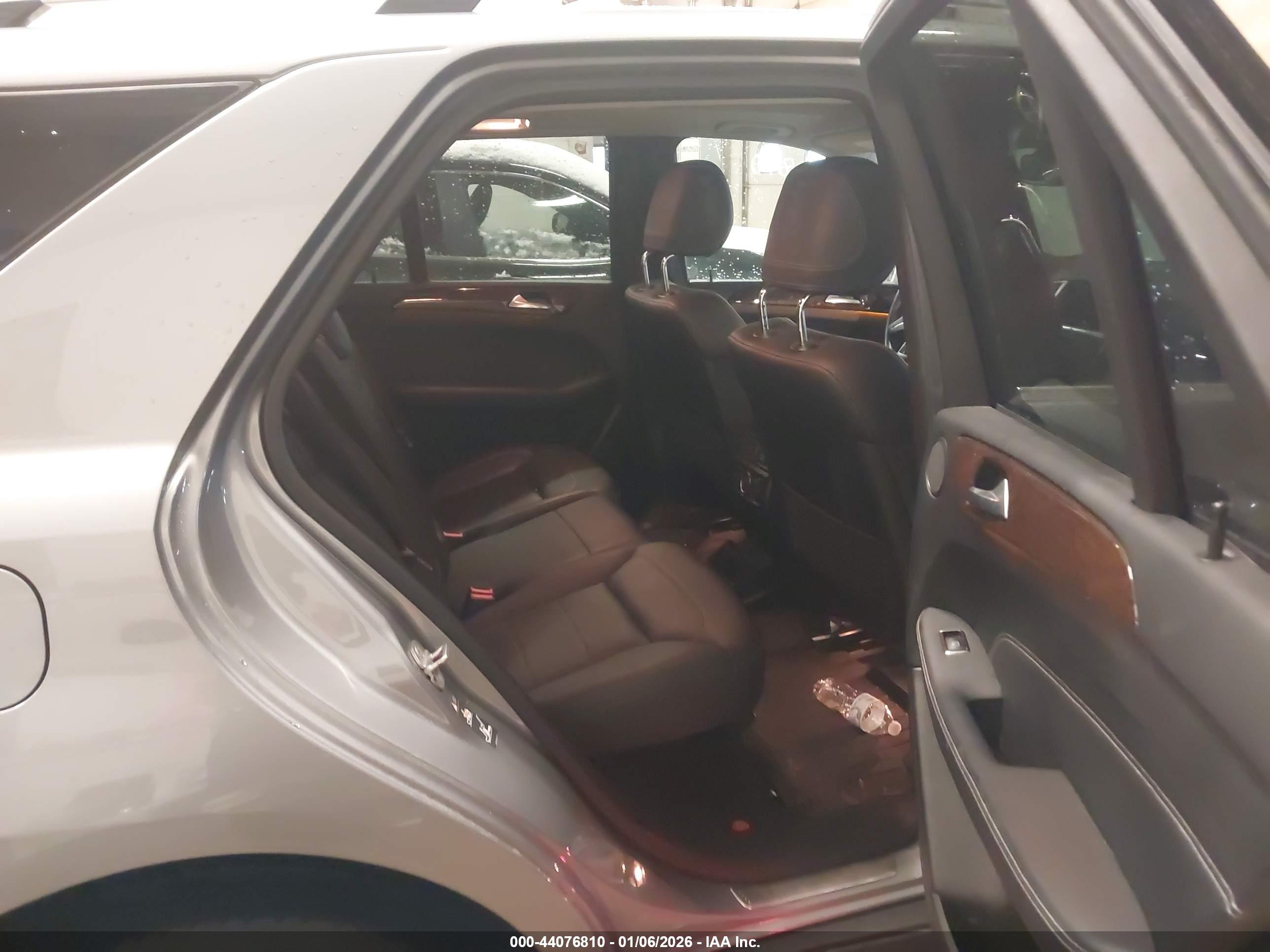 MERCEDES-BENZ ML image 8