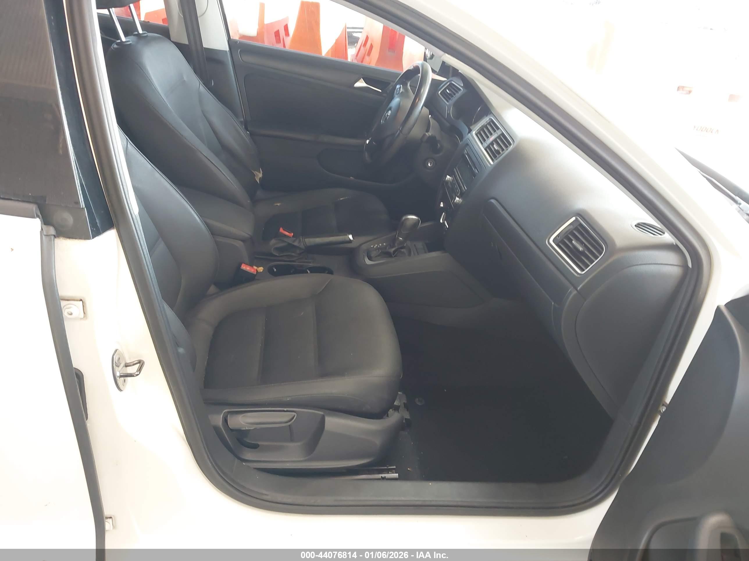 VOLKSWAGEN JETTA image 5