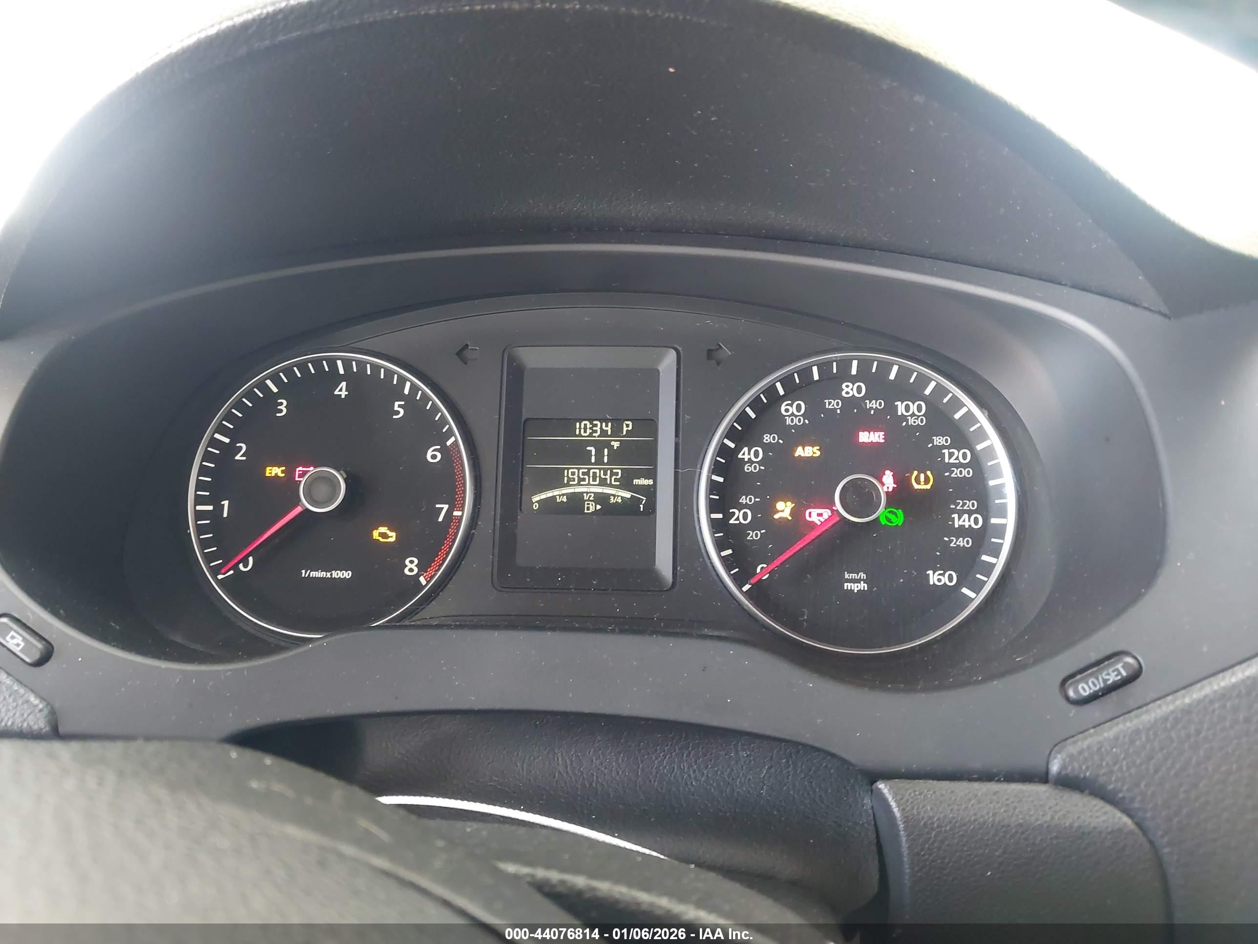 VOLKSWAGEN JETTA image 7