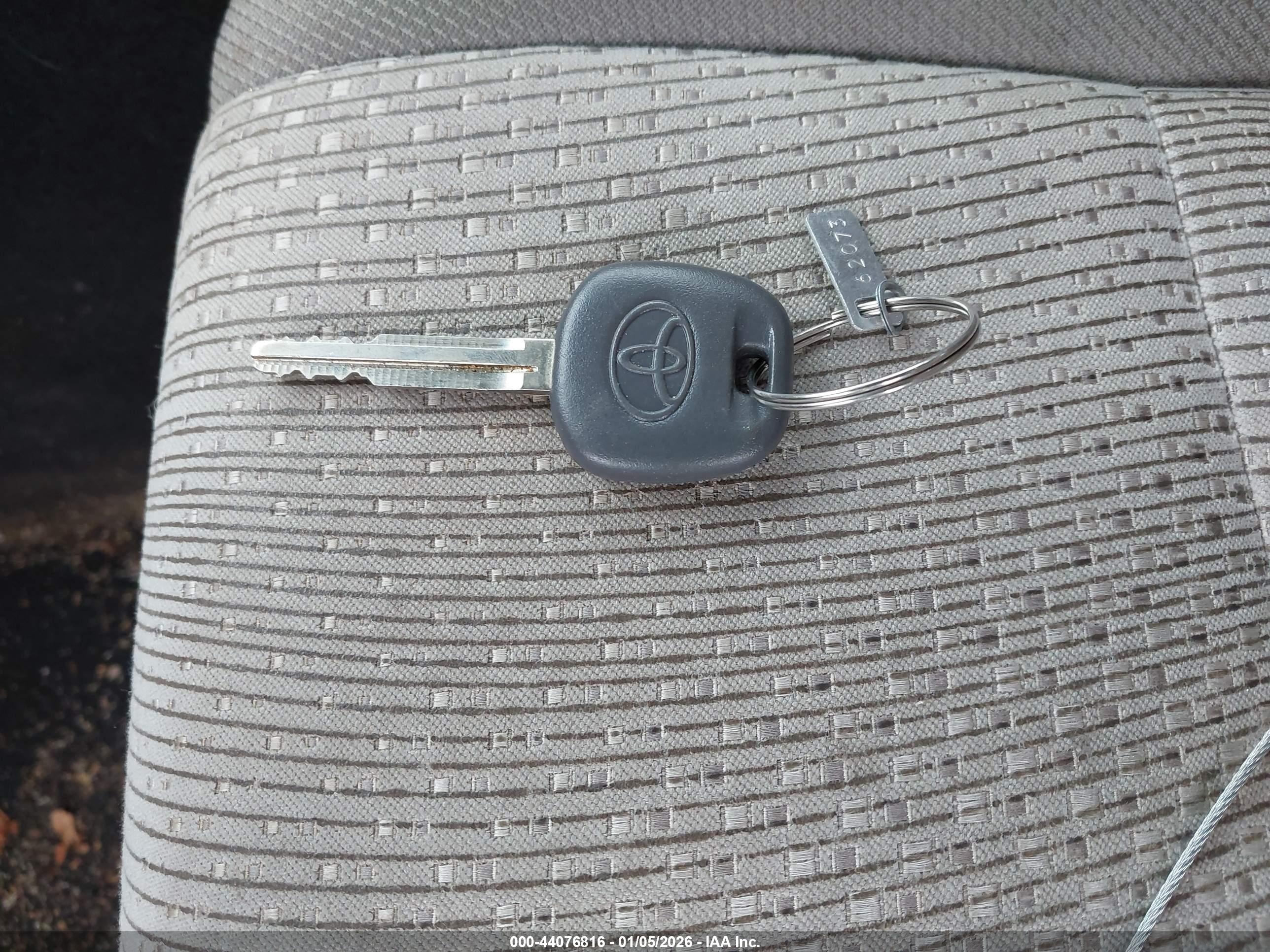 TOYOTA CAMRY image 11