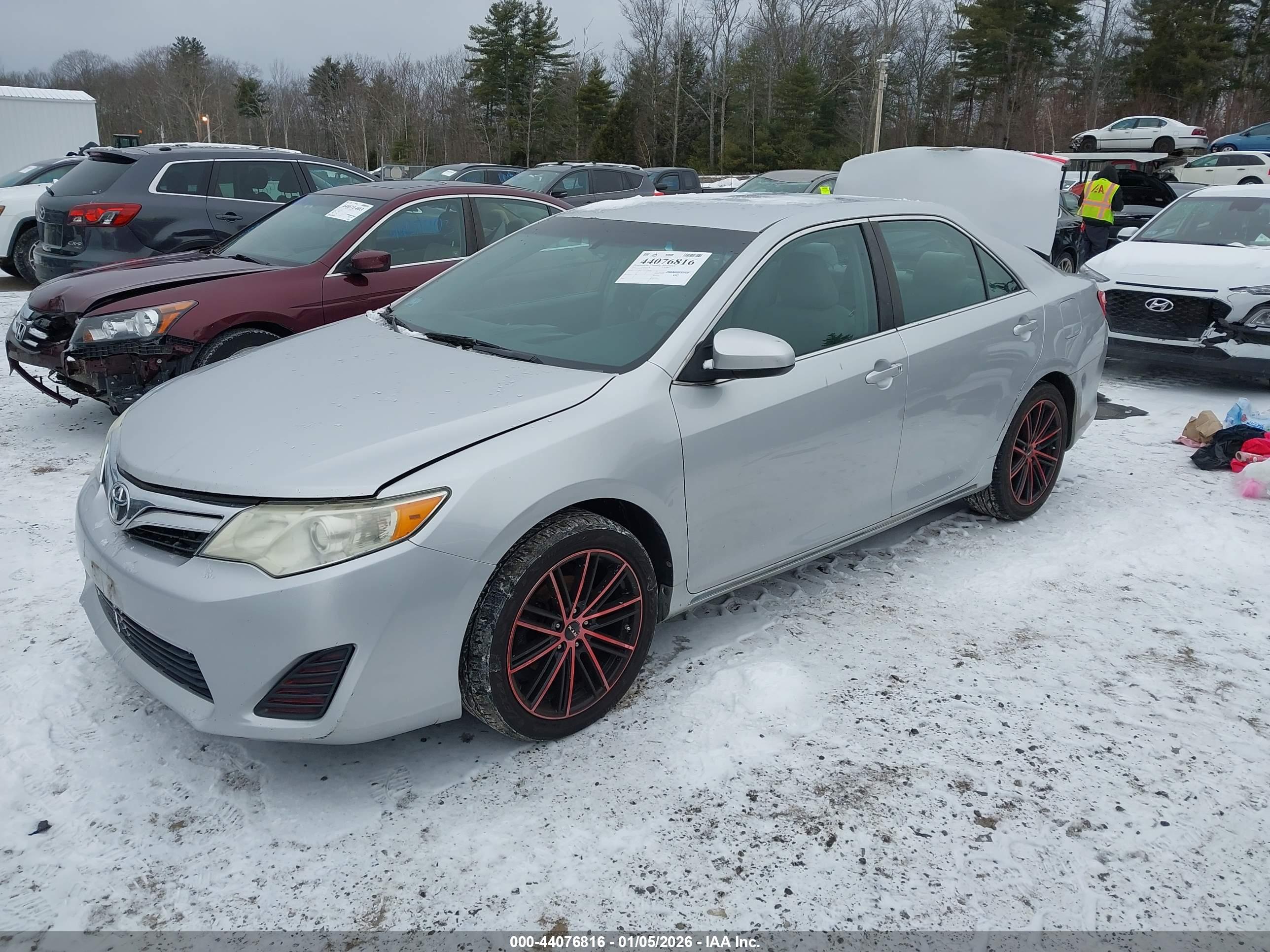 TOYOTA CAMRY image 2