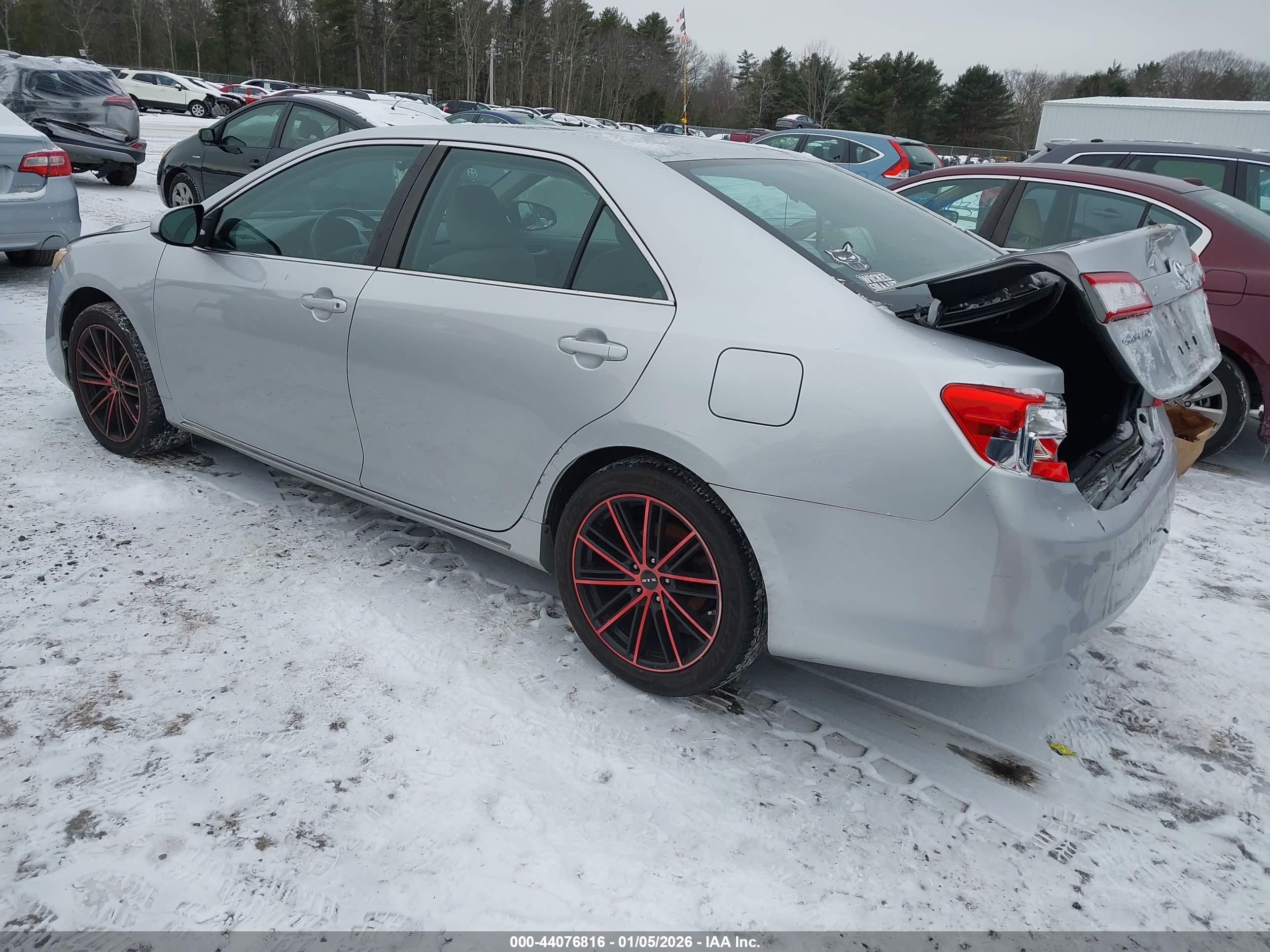 TOYOTA CAMRY image 3