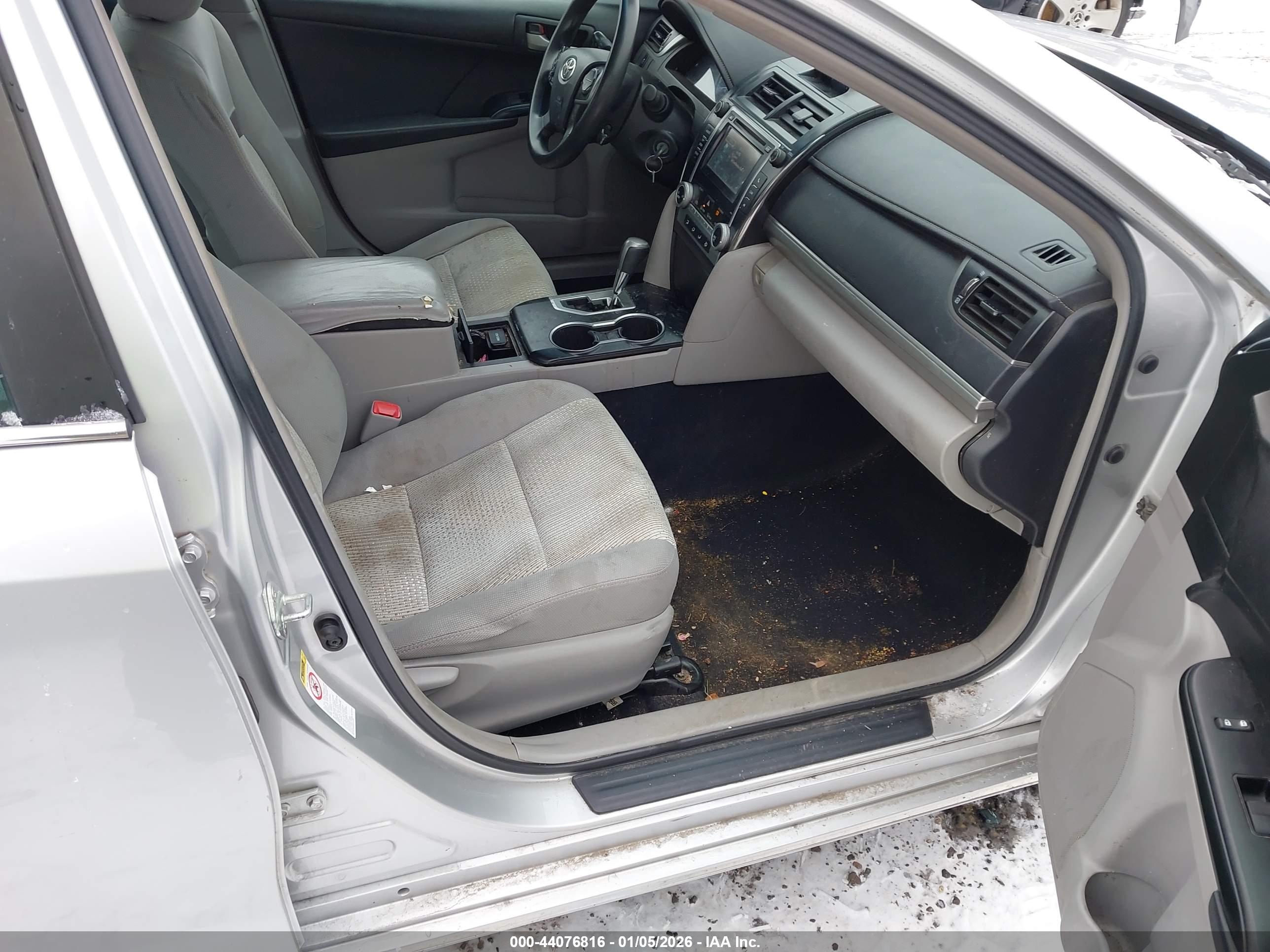 TOYOTA CAMRY image 5