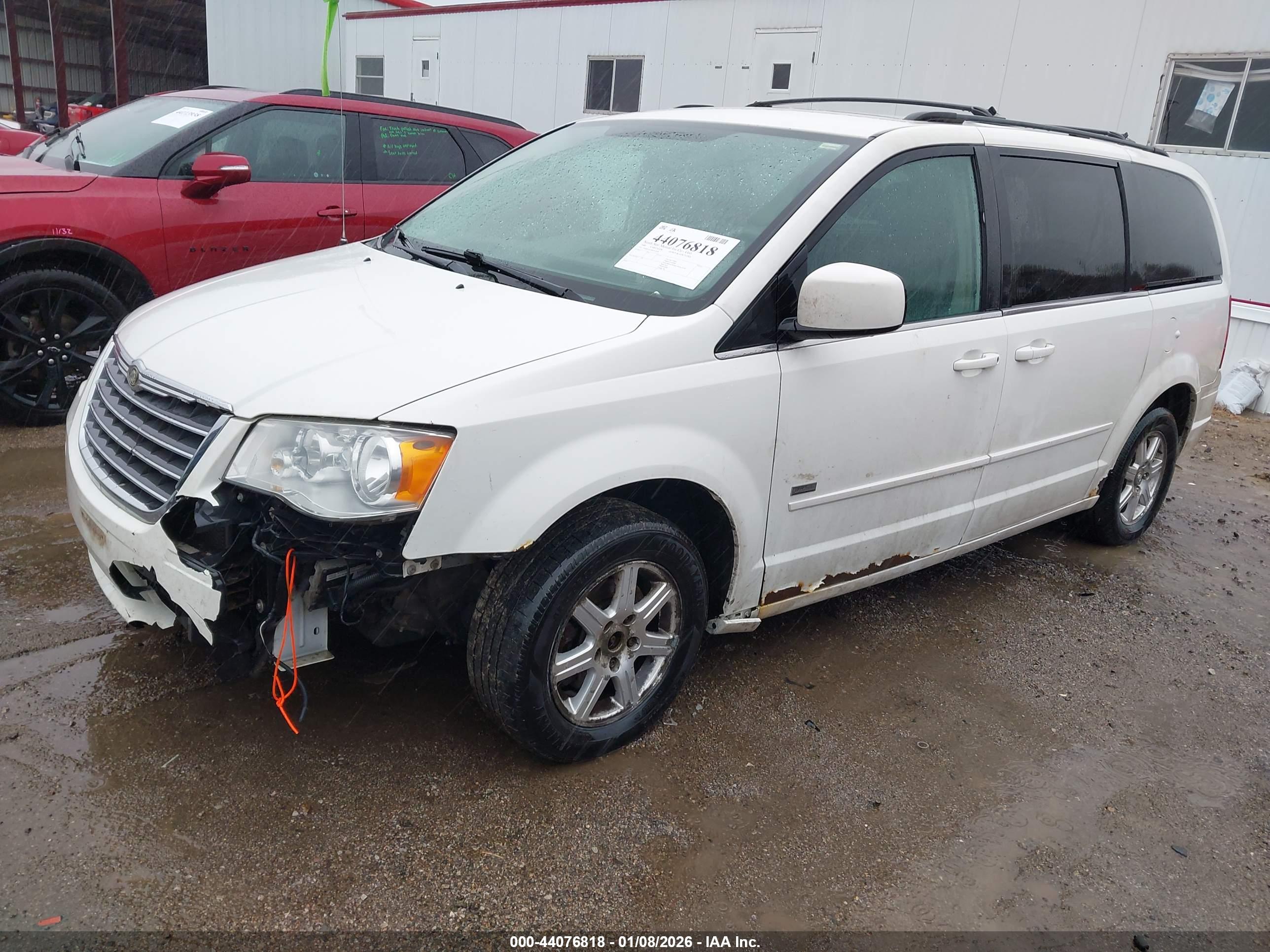 CHRYSLER TOWN image 2
