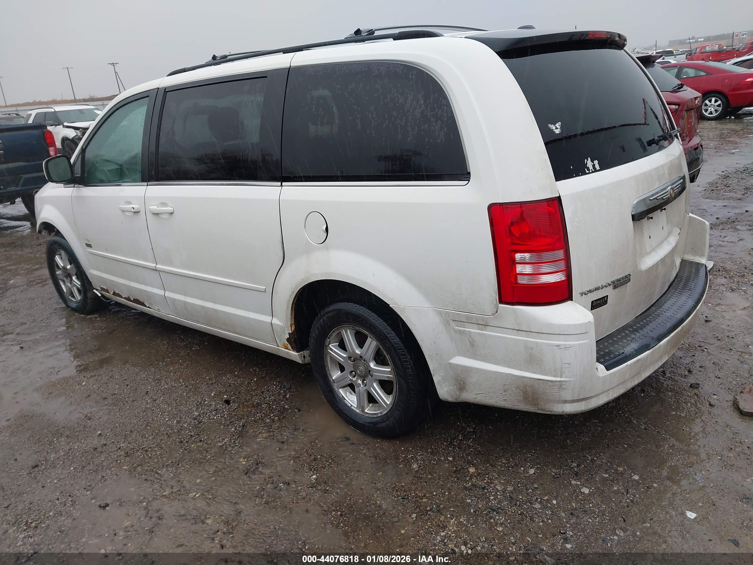 CHRYSLER TOWN image 3