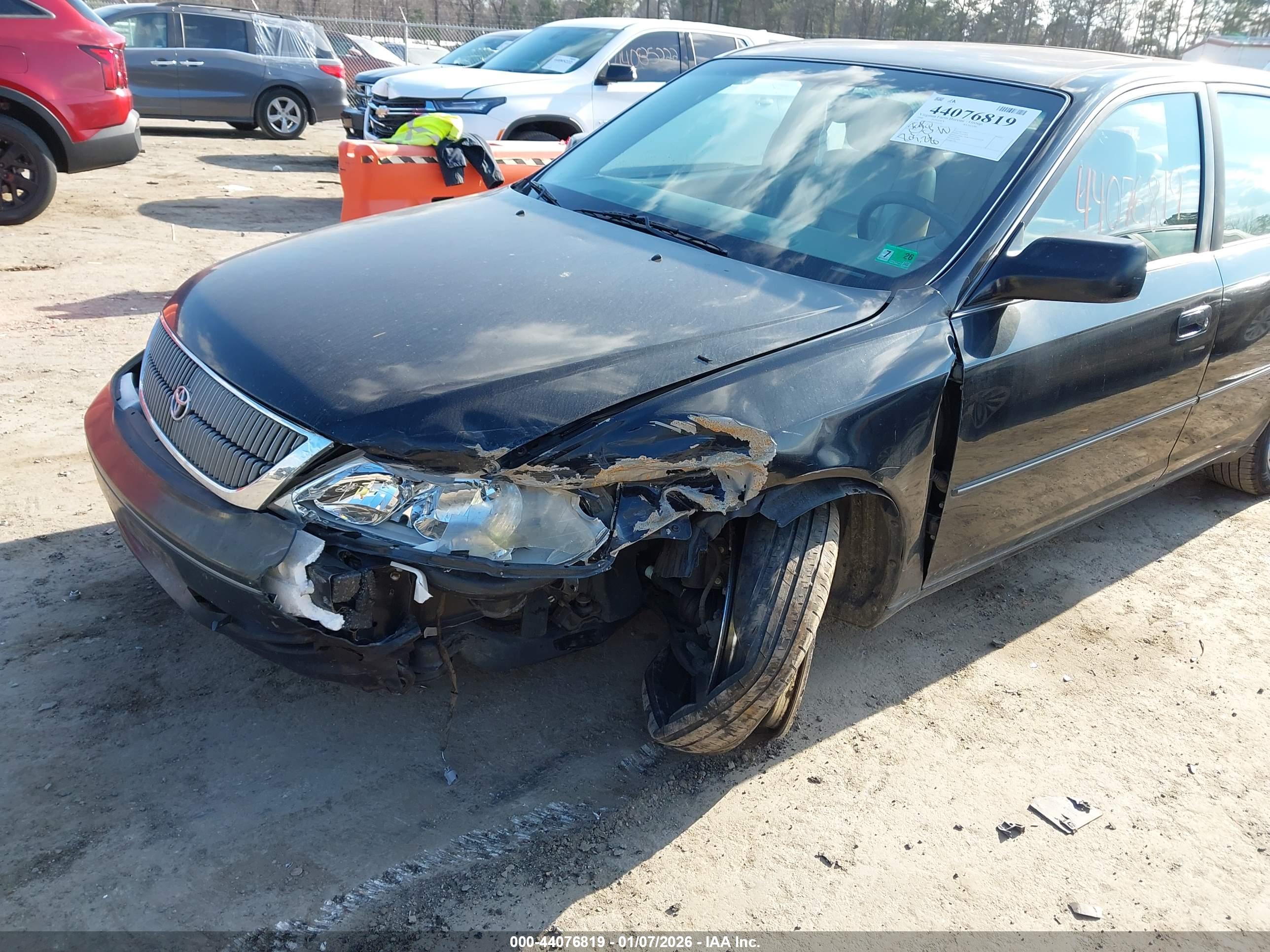 TOYOTA AVALON image 6