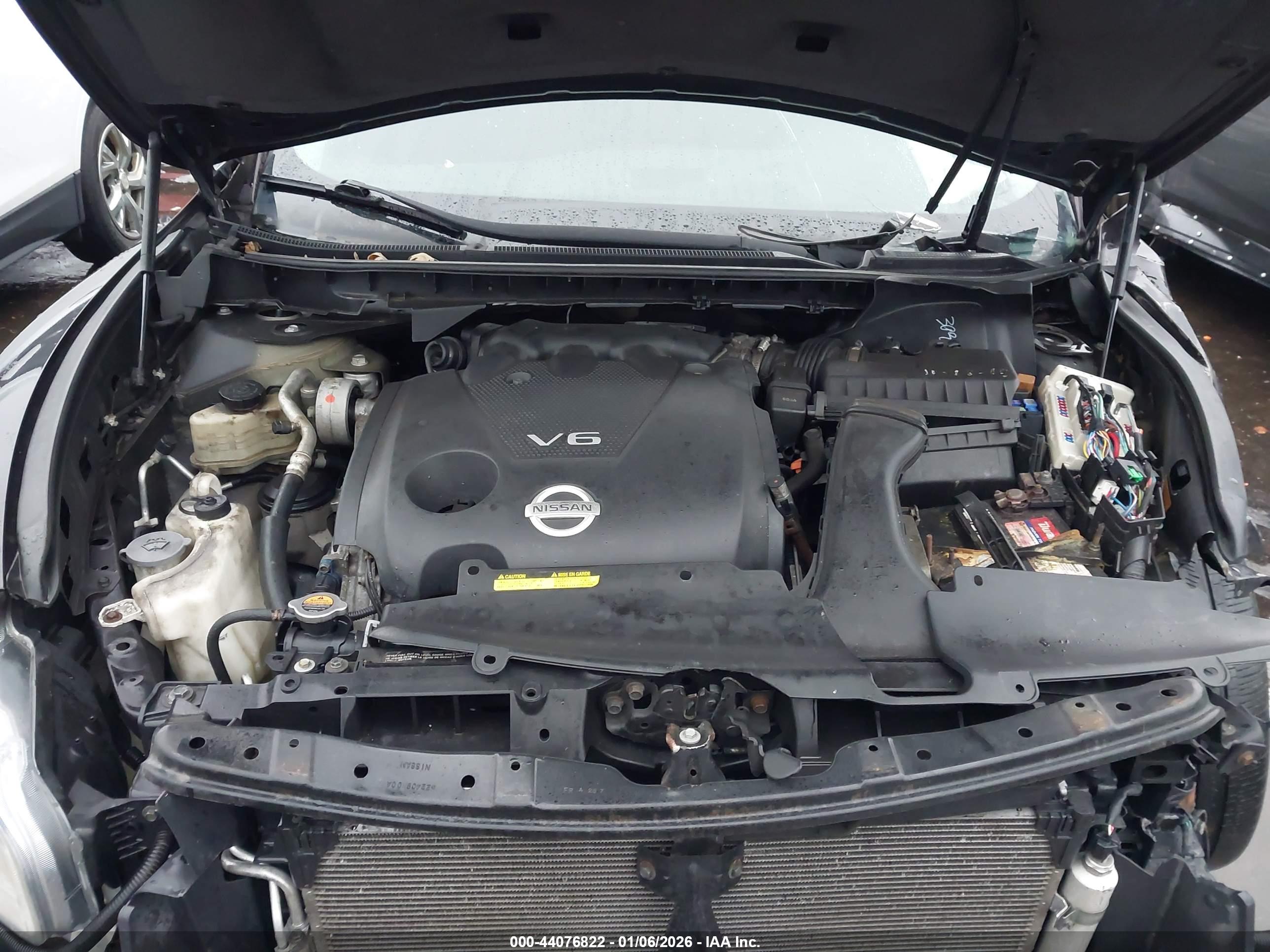 NISSAN MAXIMA image 10