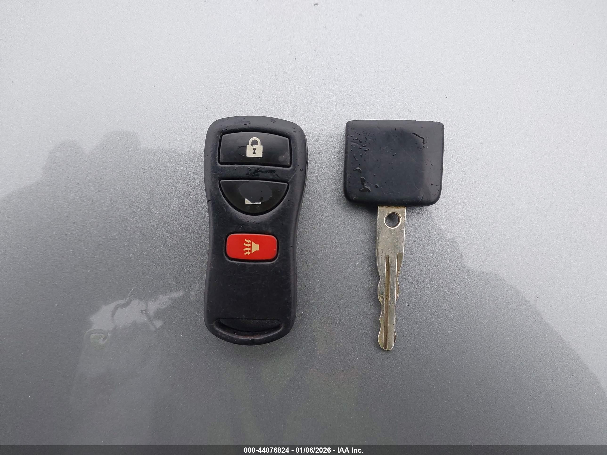 NISSAN VERSA image 11