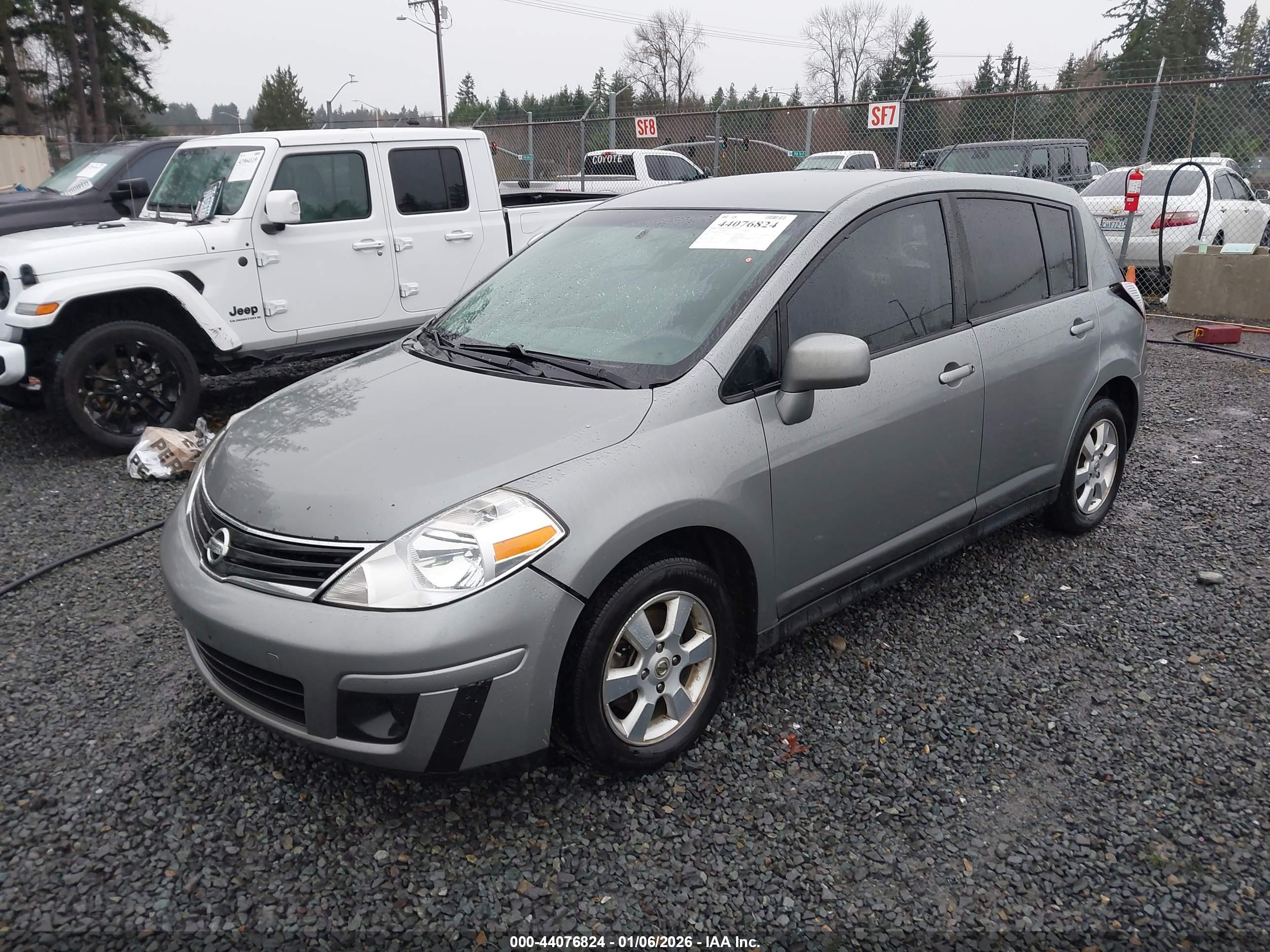 NISSAN VERSA image 2