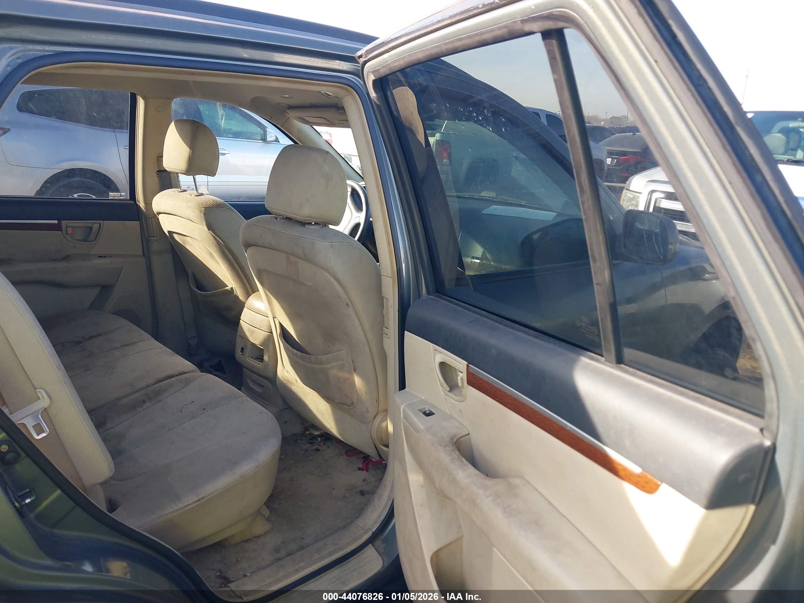 HYUNDAI SANTA image 8