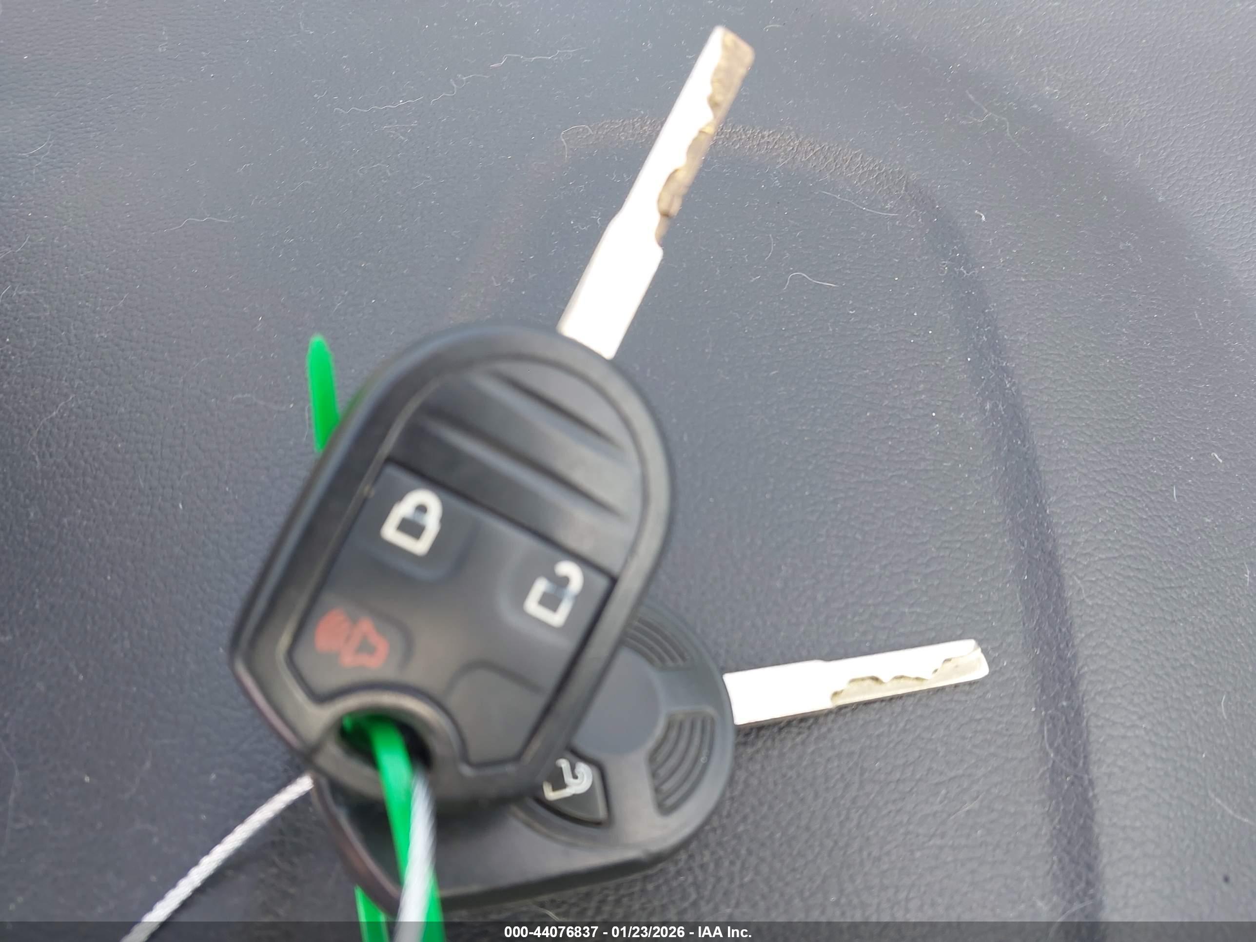 FORD ESCAPE image 11