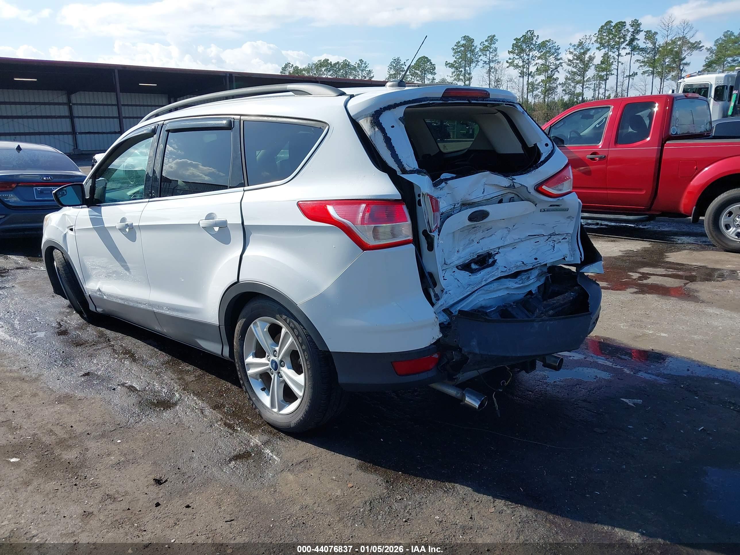 FORD ESCAPE image 3