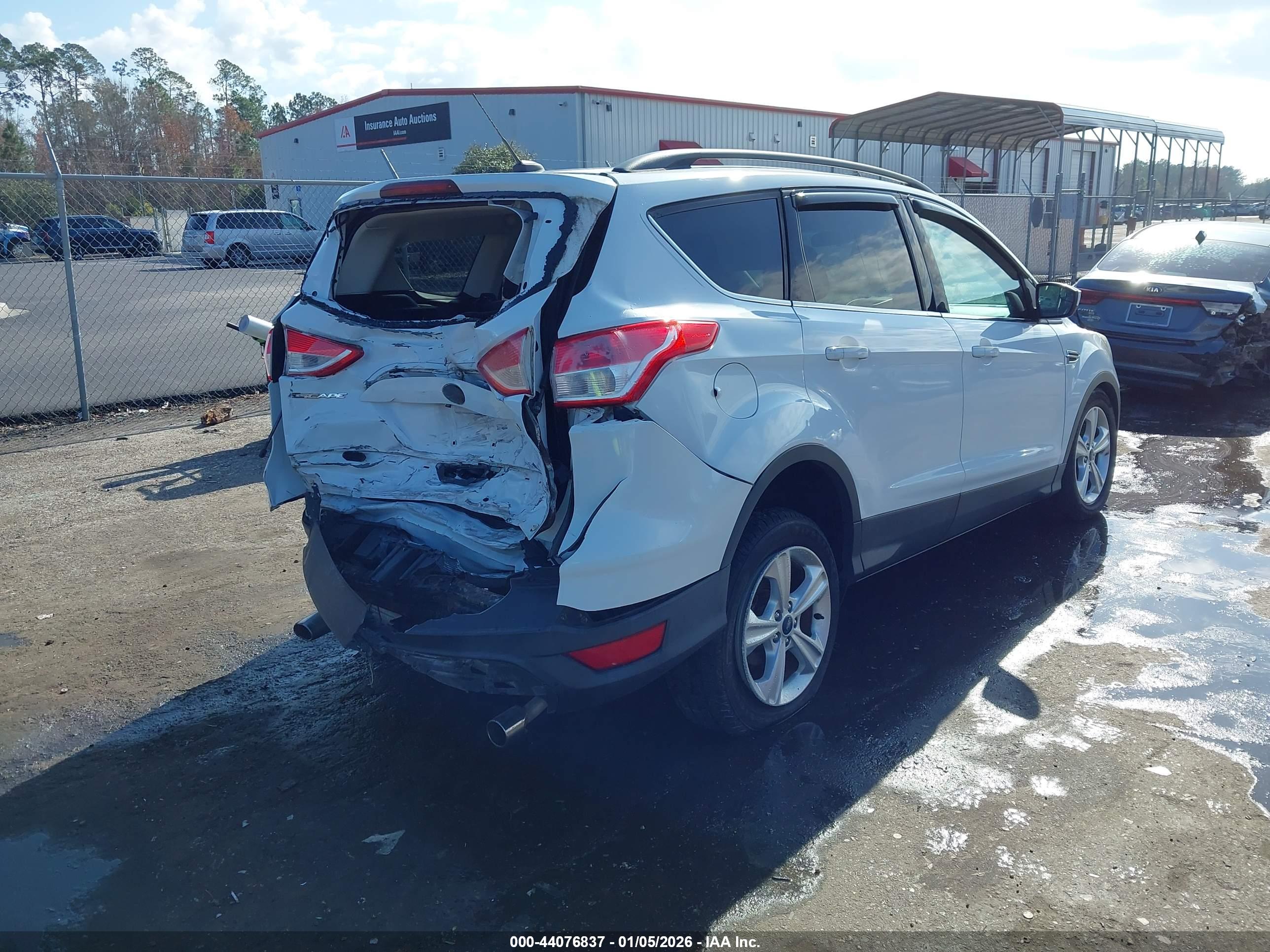 FORD ESCAPE image 4