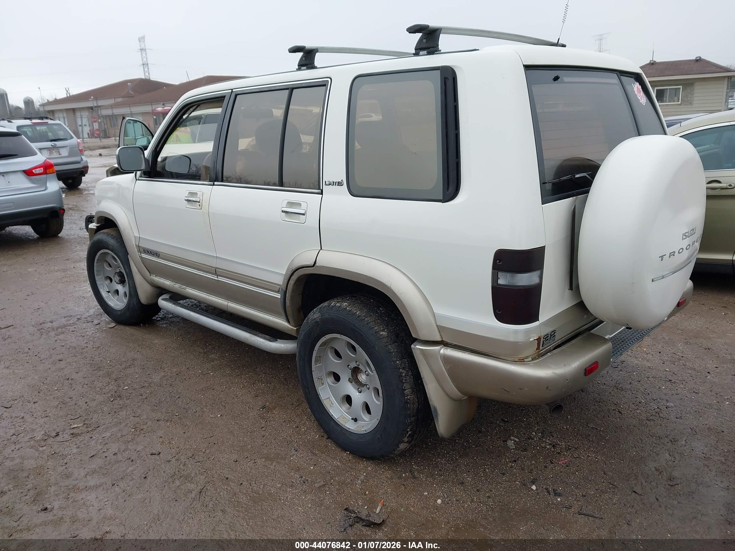ISUZU TROOPER image 3