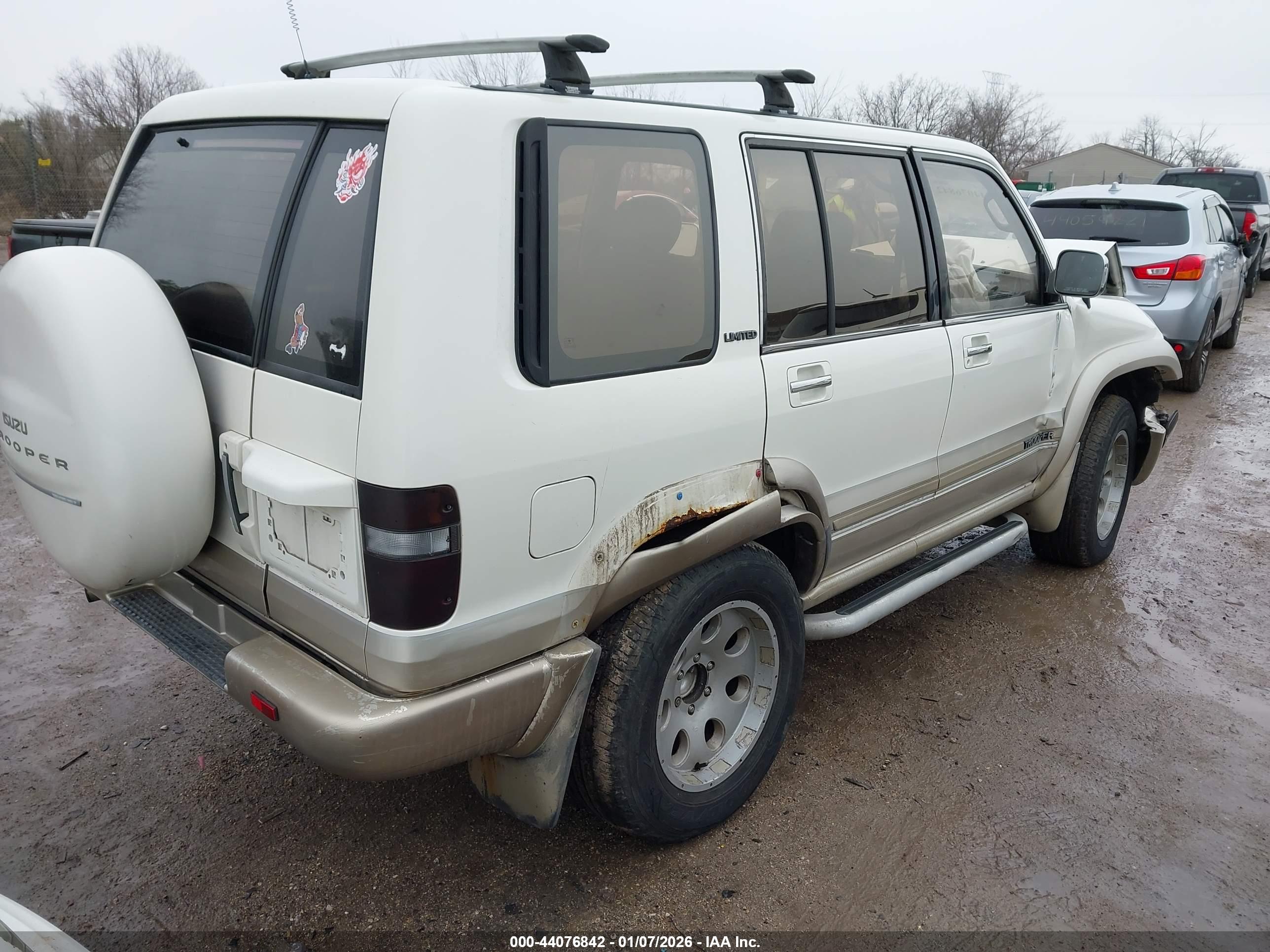ISUZU TROOPER image 4