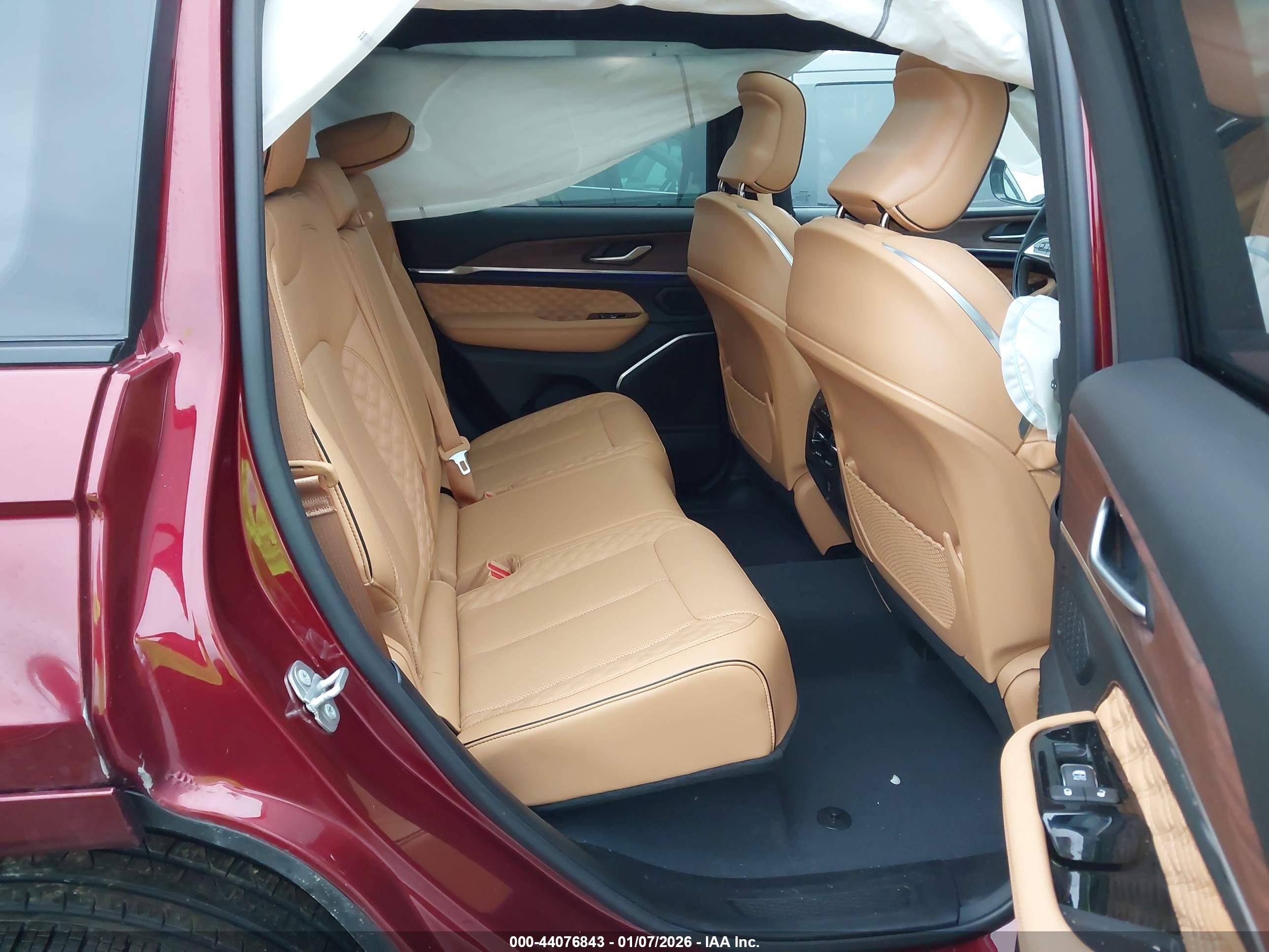 JEEP GRAND image 8