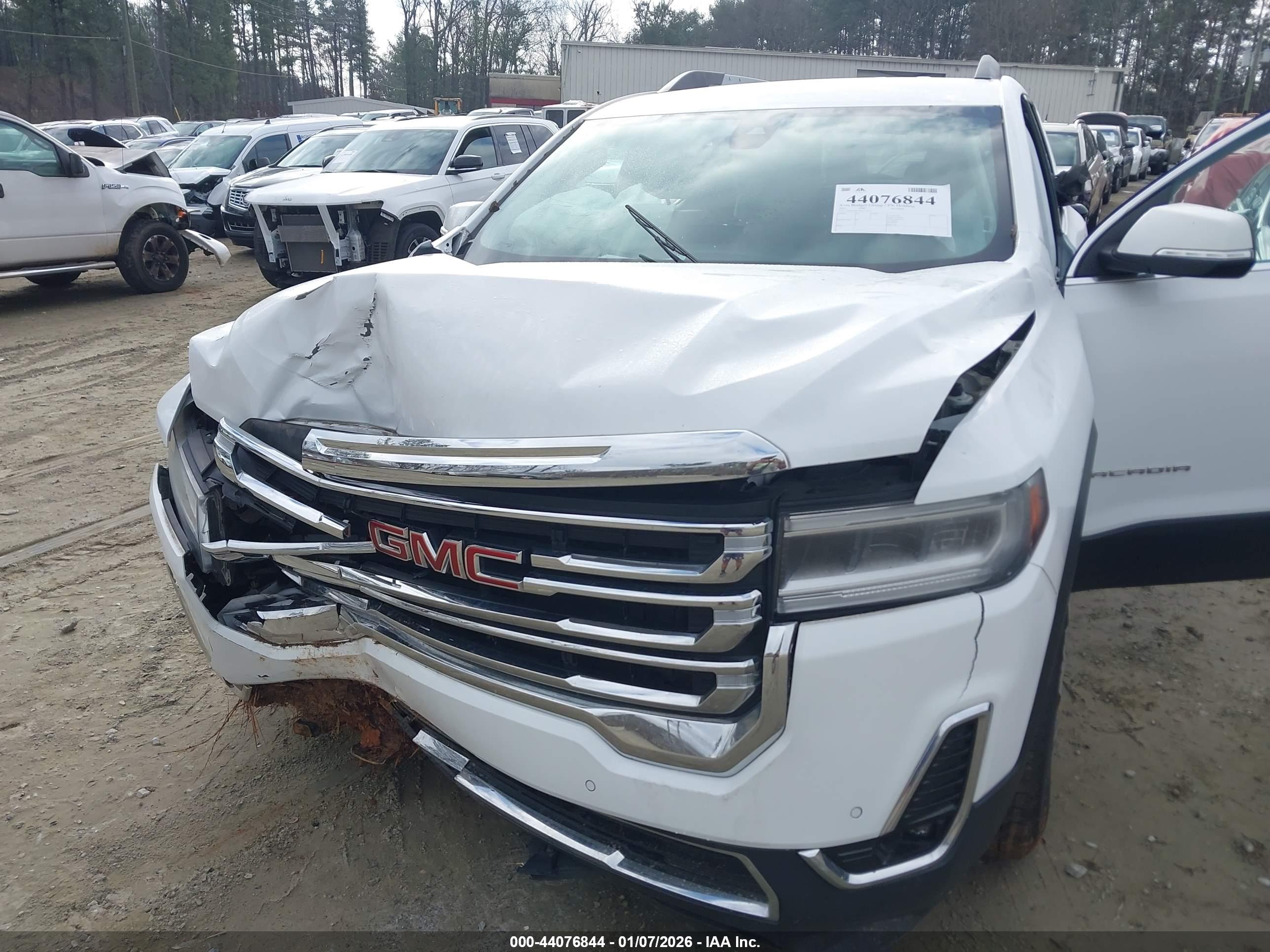 GMC ACADIA image 10