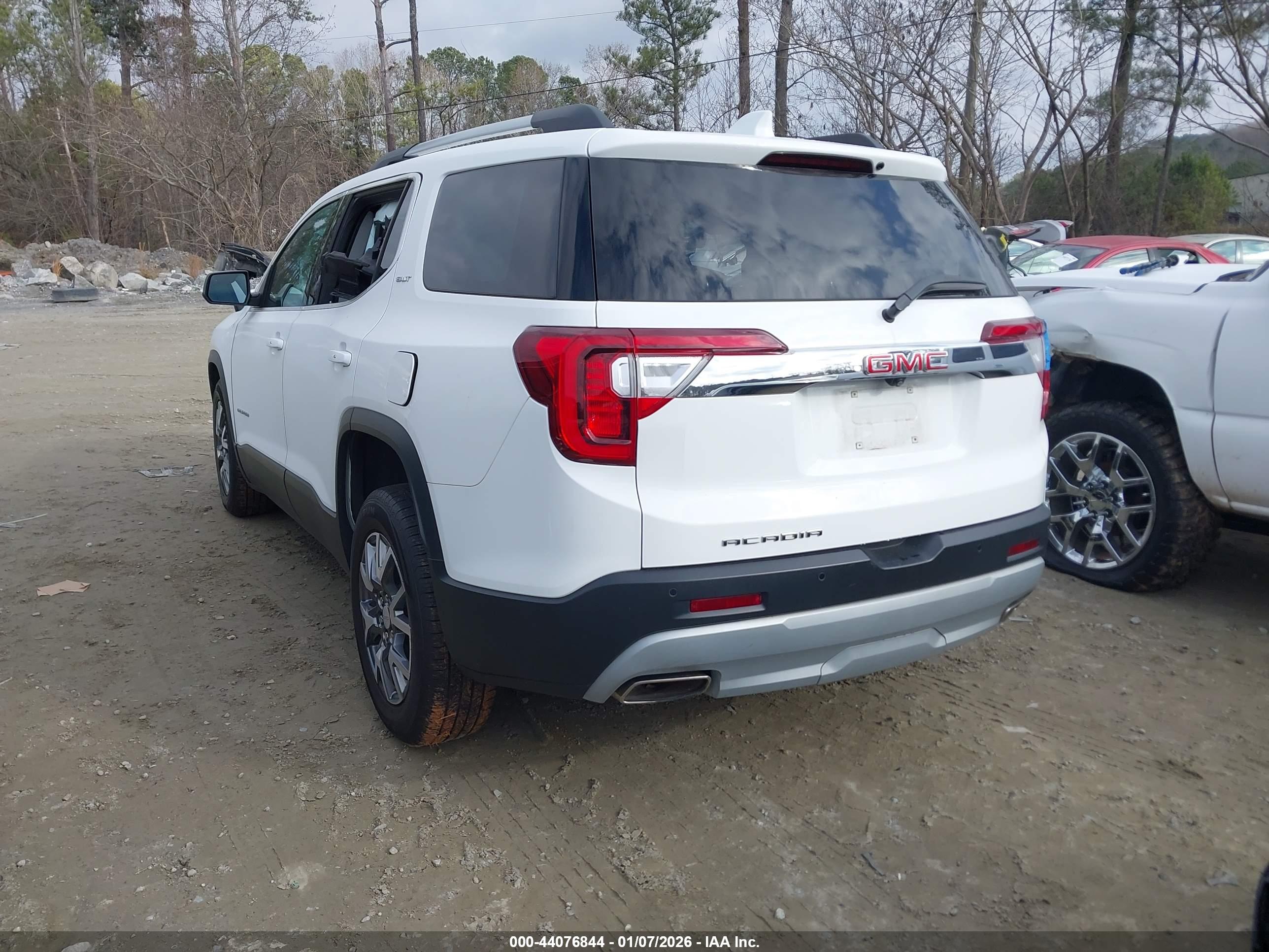 GMC ACADIA image 3