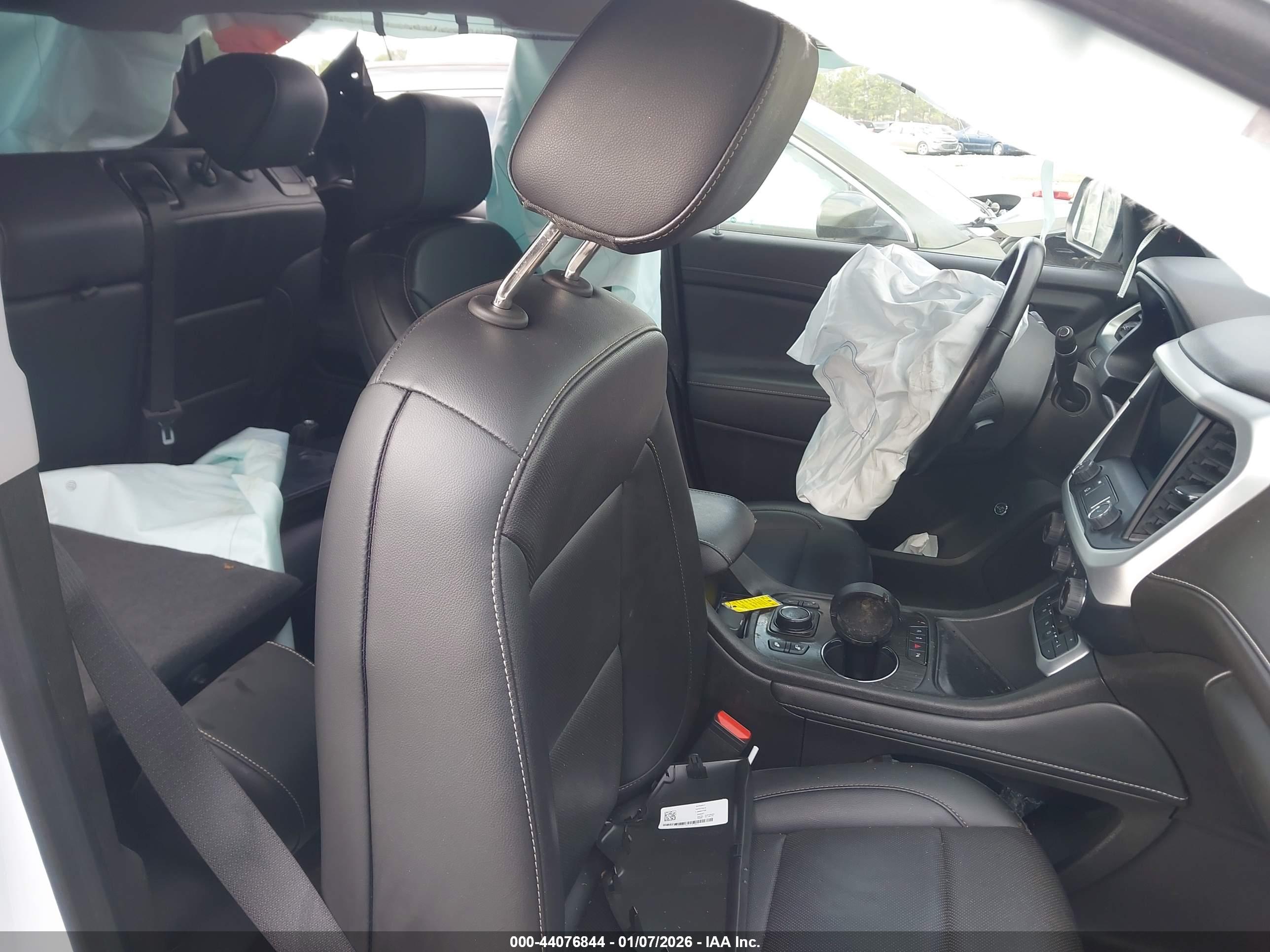 GMC ACADIA image 5