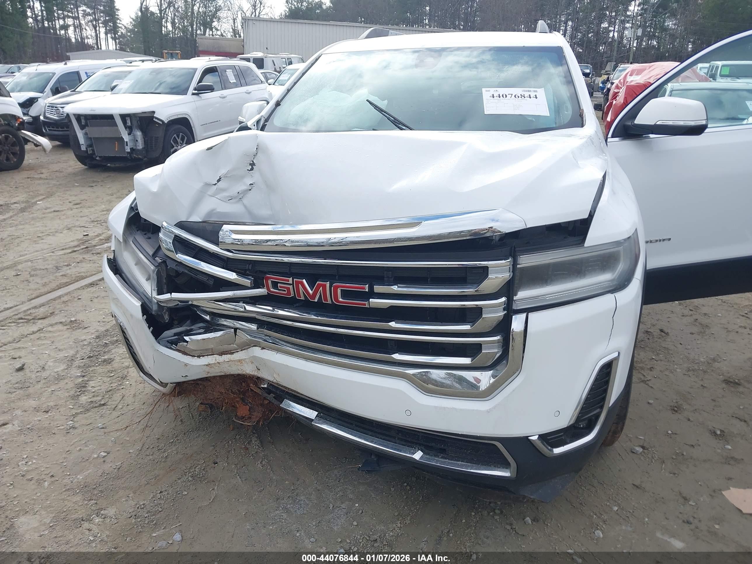 GMC ACADIA image 6