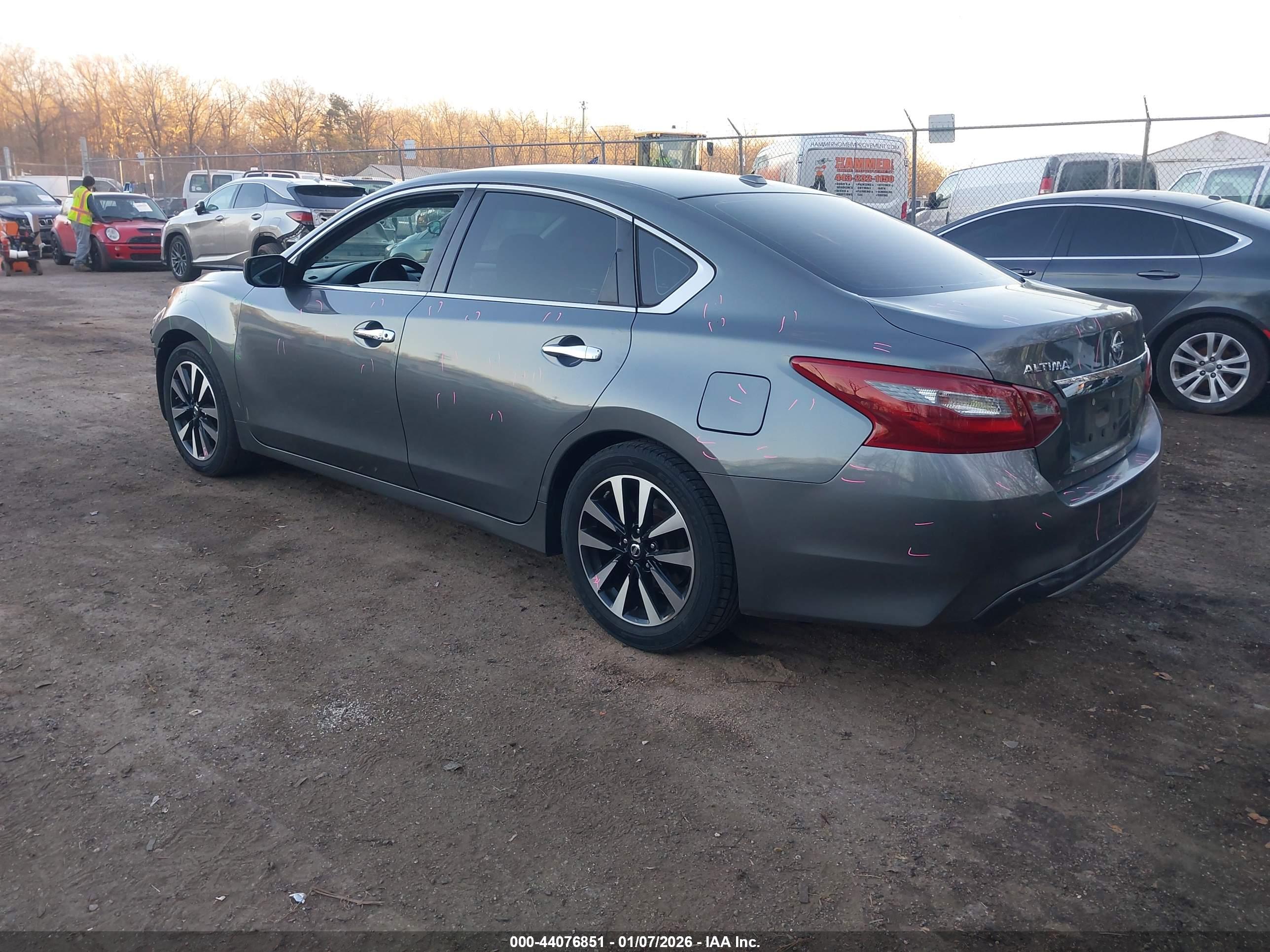 NISSAN ALTIMA image 3