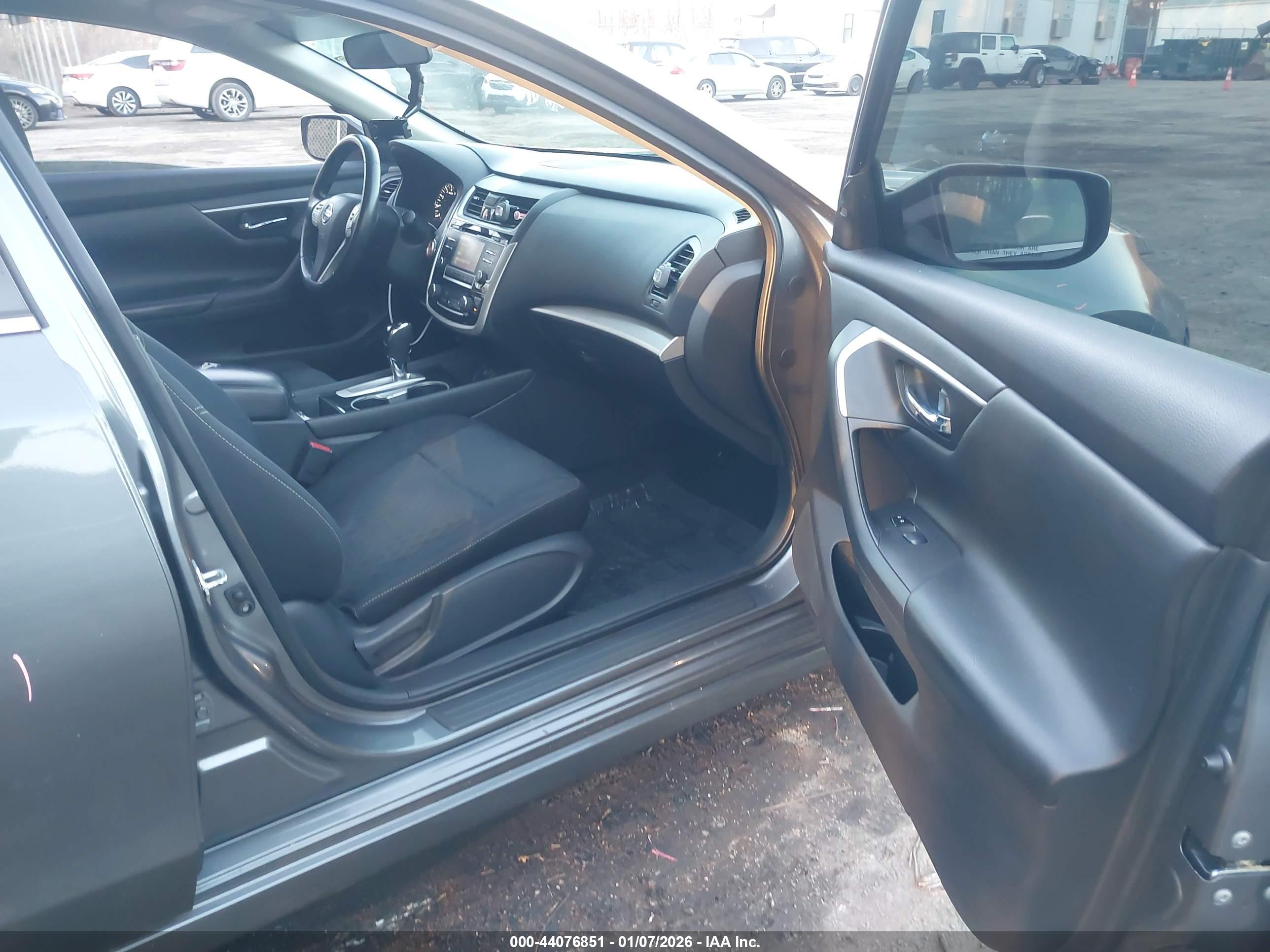 NISSAN ALTIMA image 5