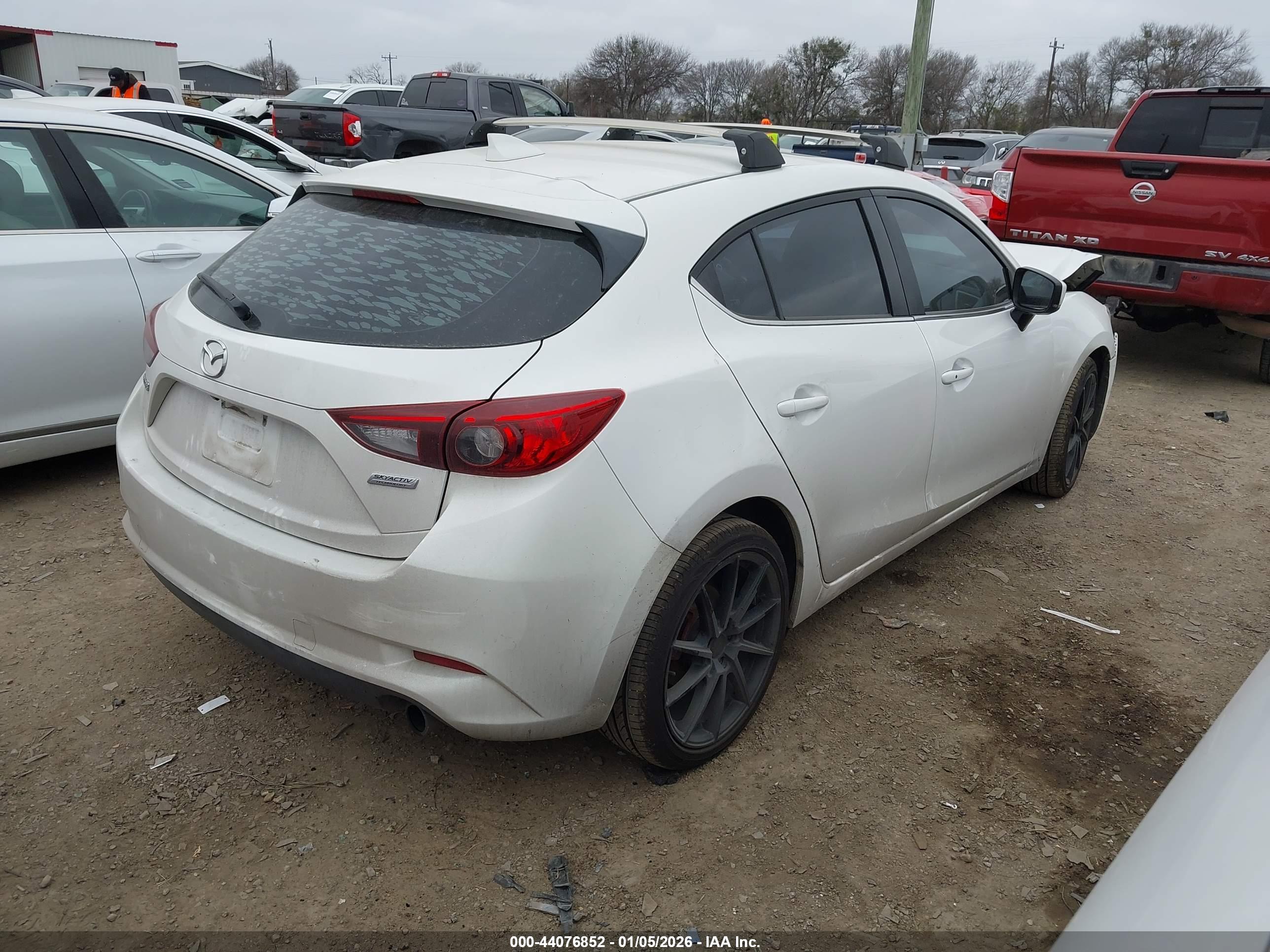 MAZDA MAZDA3 image 4