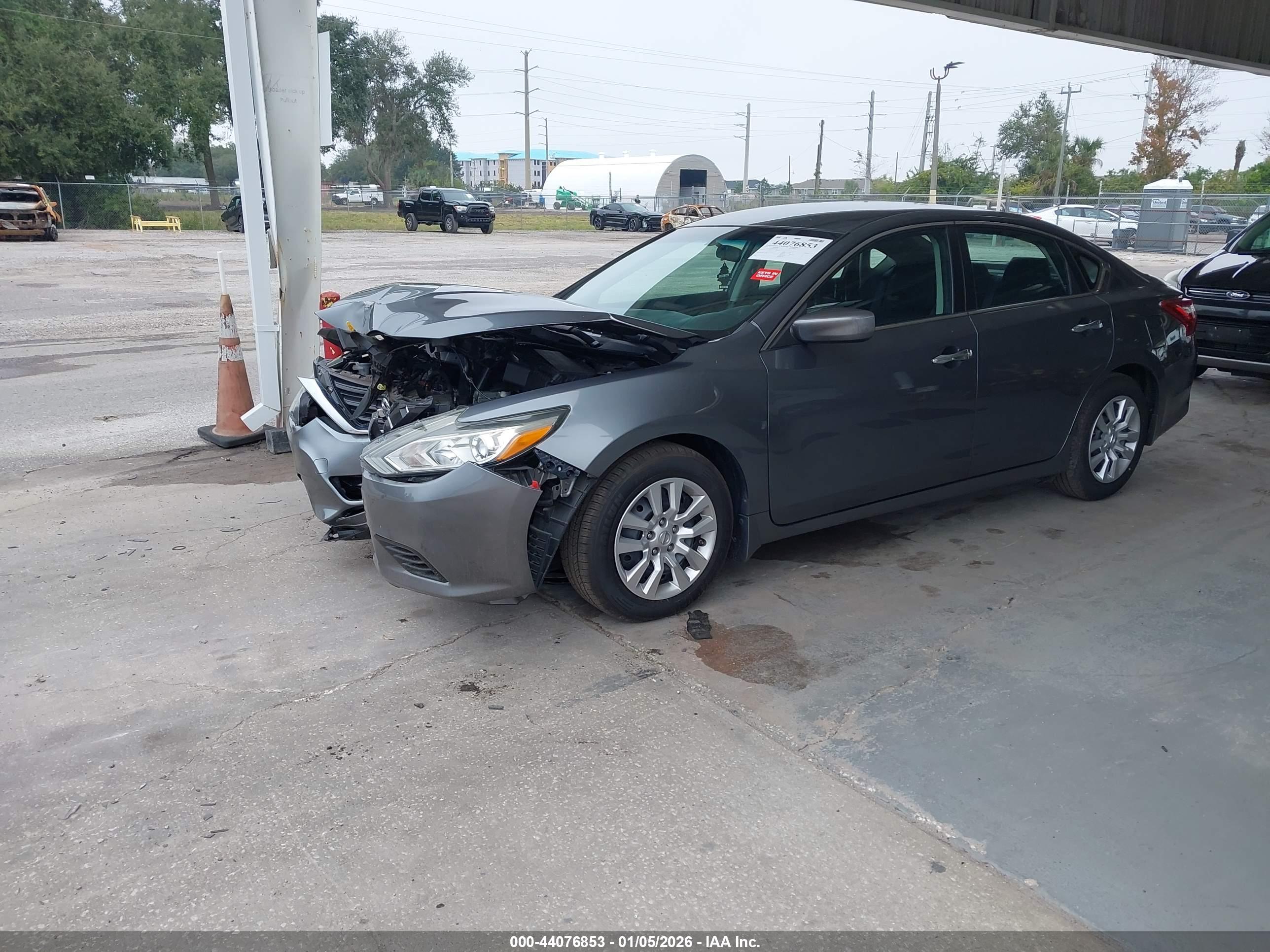 NISSAN ALTIMA image 2