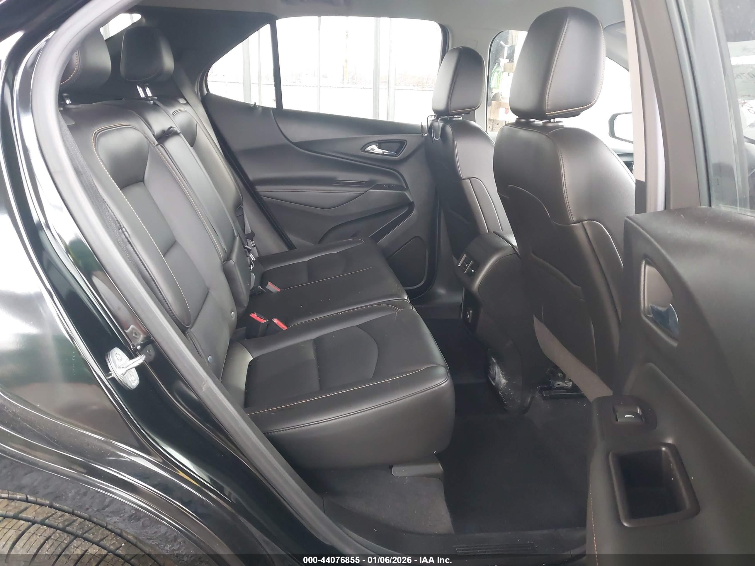 CHEVROLET EQUINOX image 8