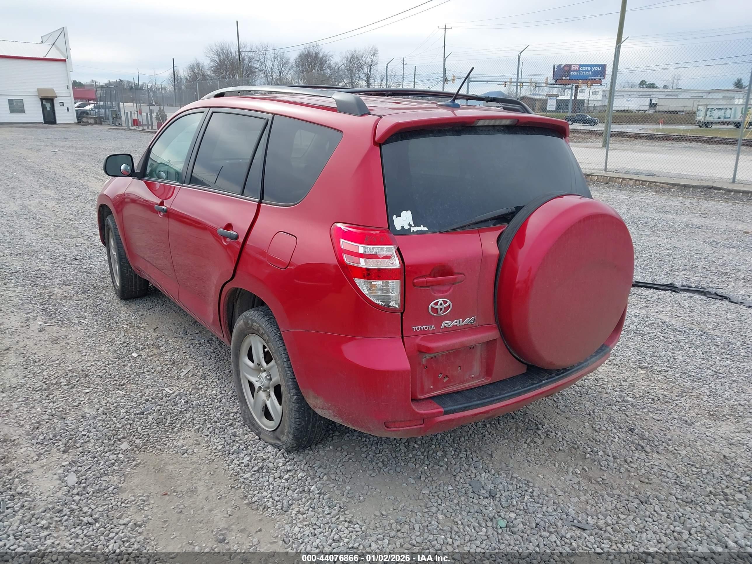 TOYOTA RAV4 image 3