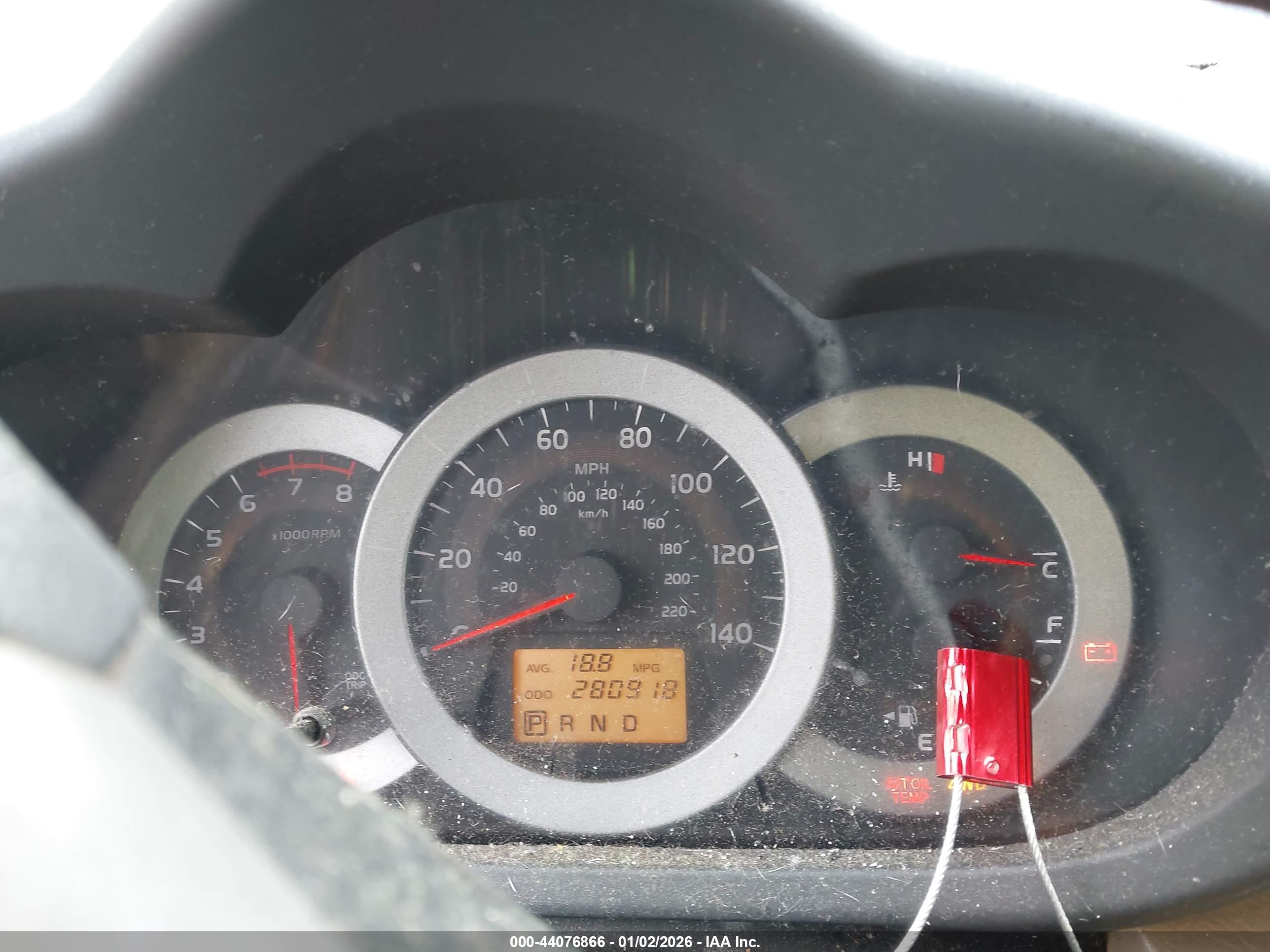 TOYOTA RAV4 image 7
