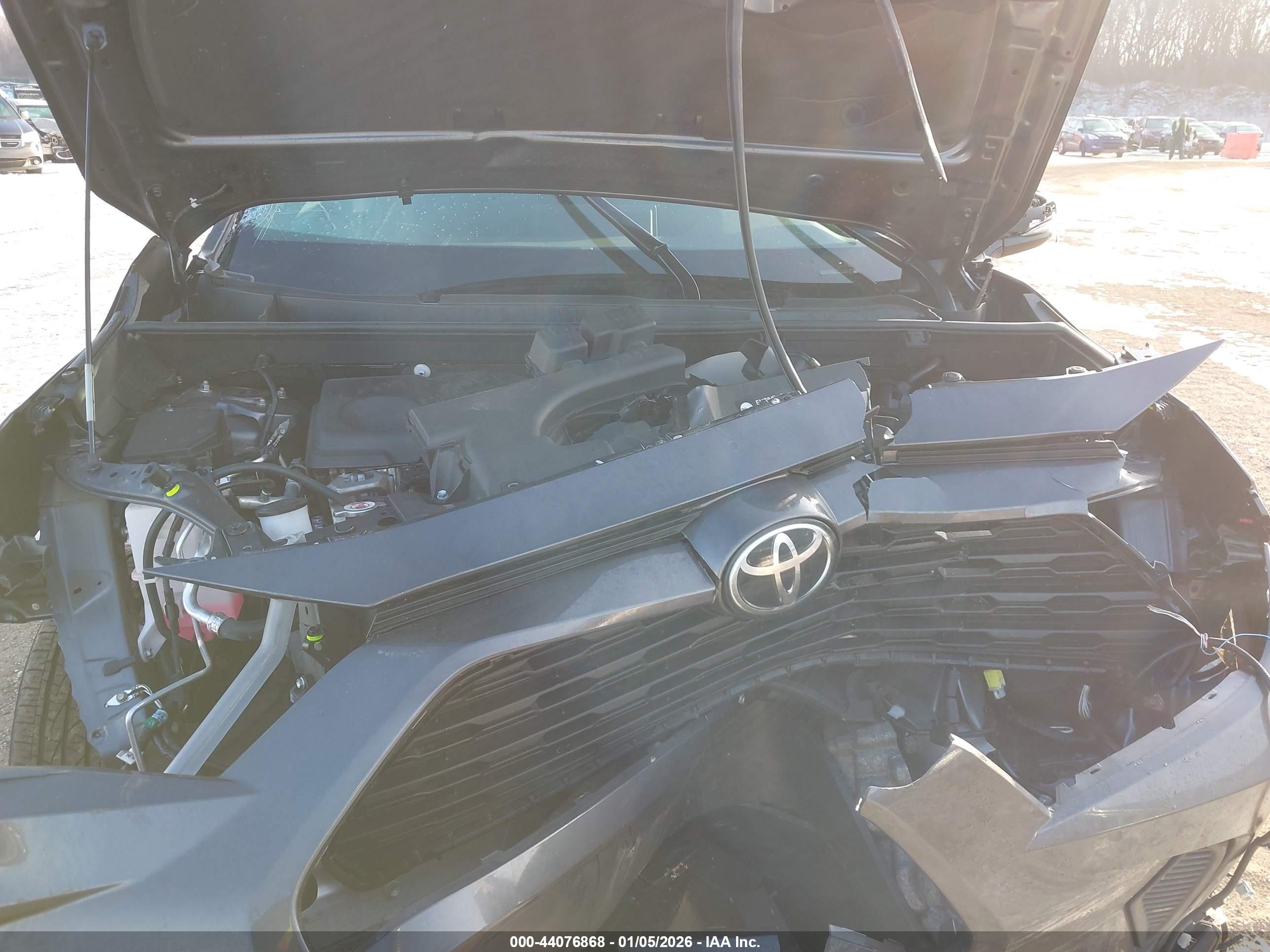 TOYOTA RAV4 image 10