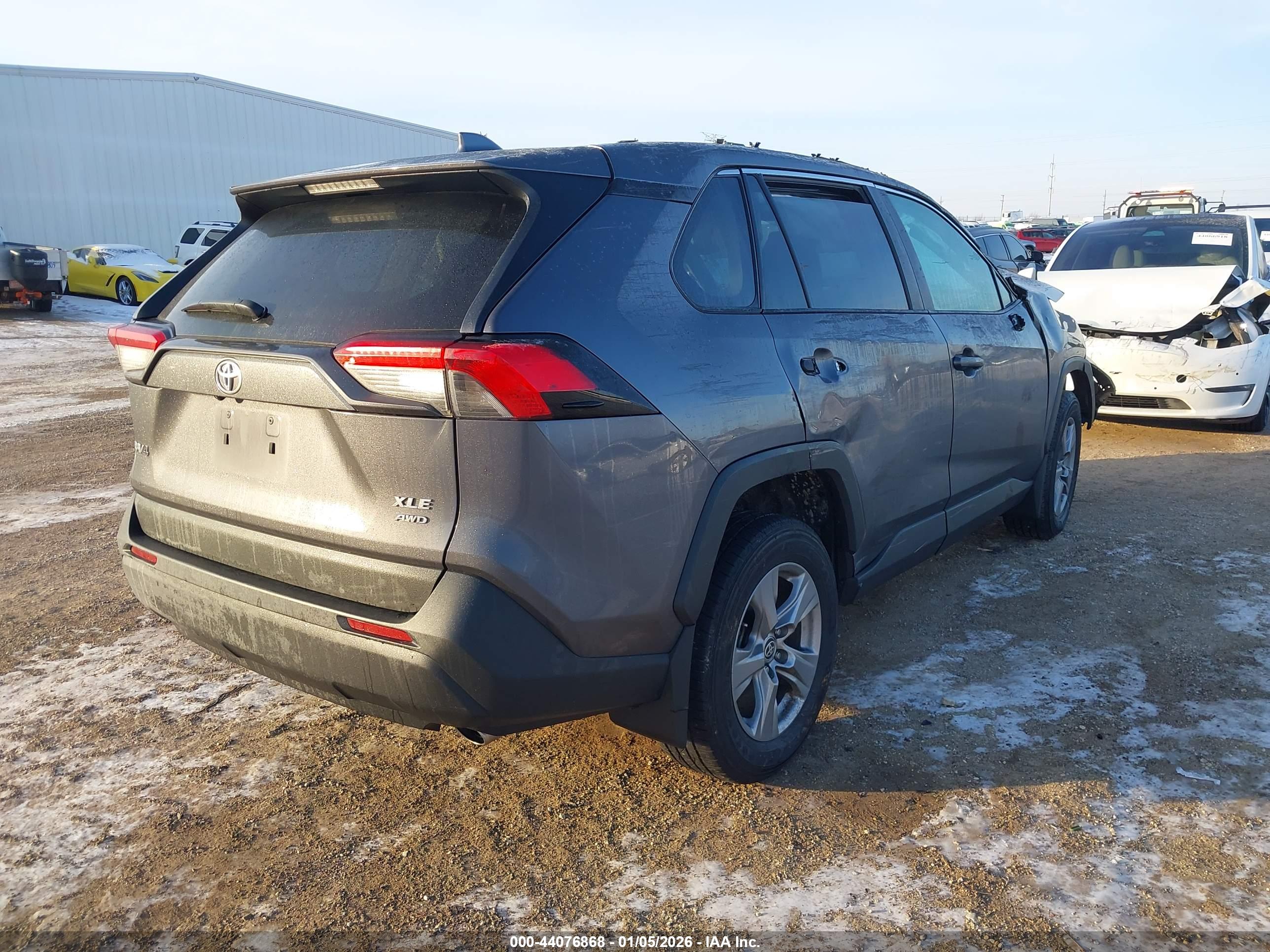 TOYOTA RAV4 image 4