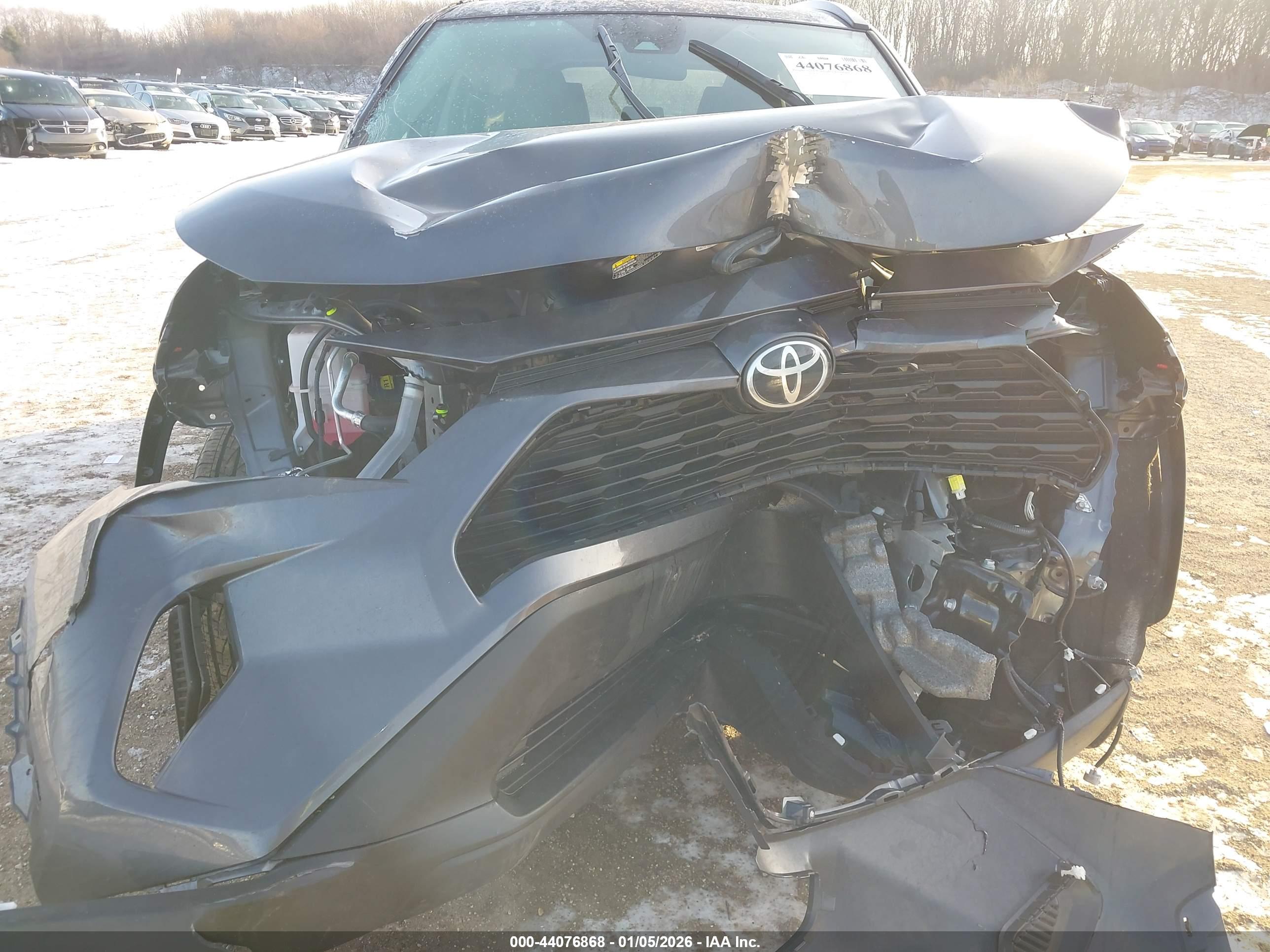 TOYOTA RAV4 image 6