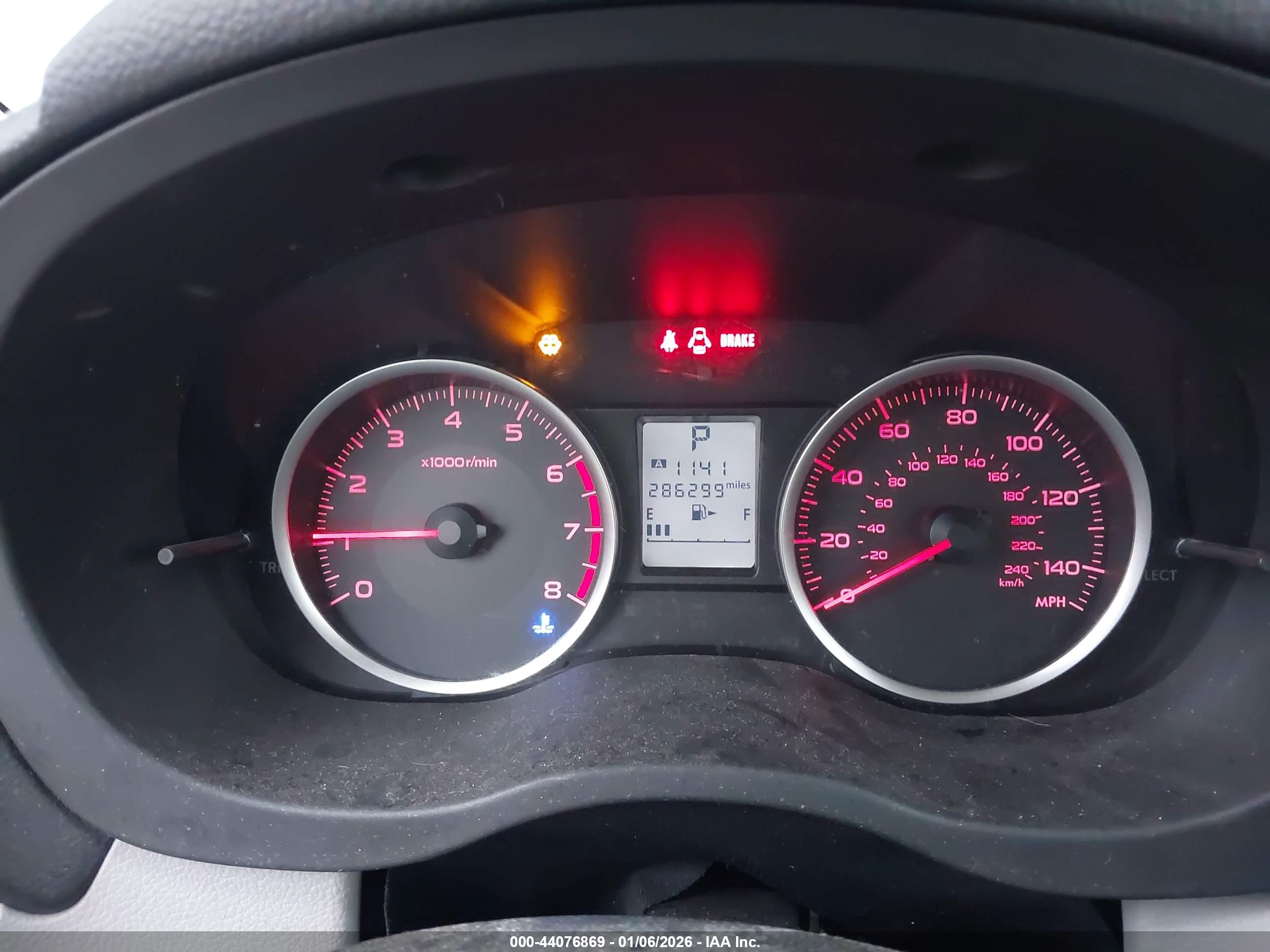 SUBARU FORESTER image 7