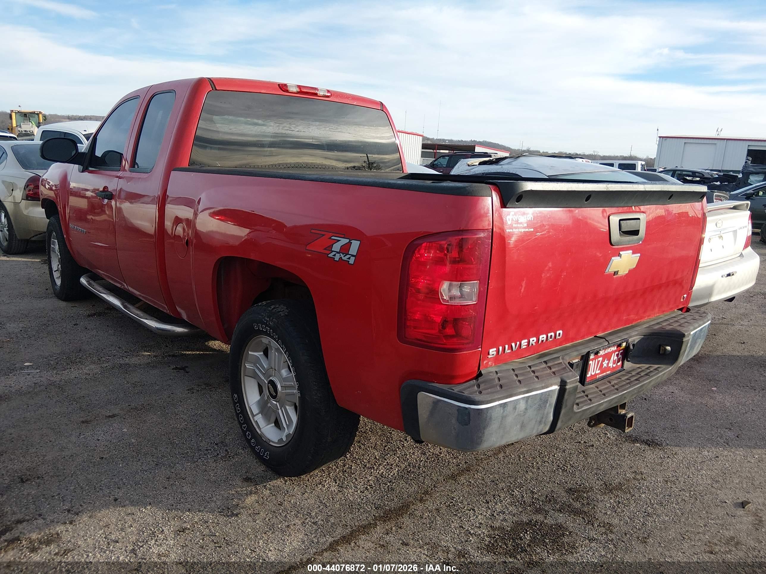 CHEVROLET SILVERADO image 3