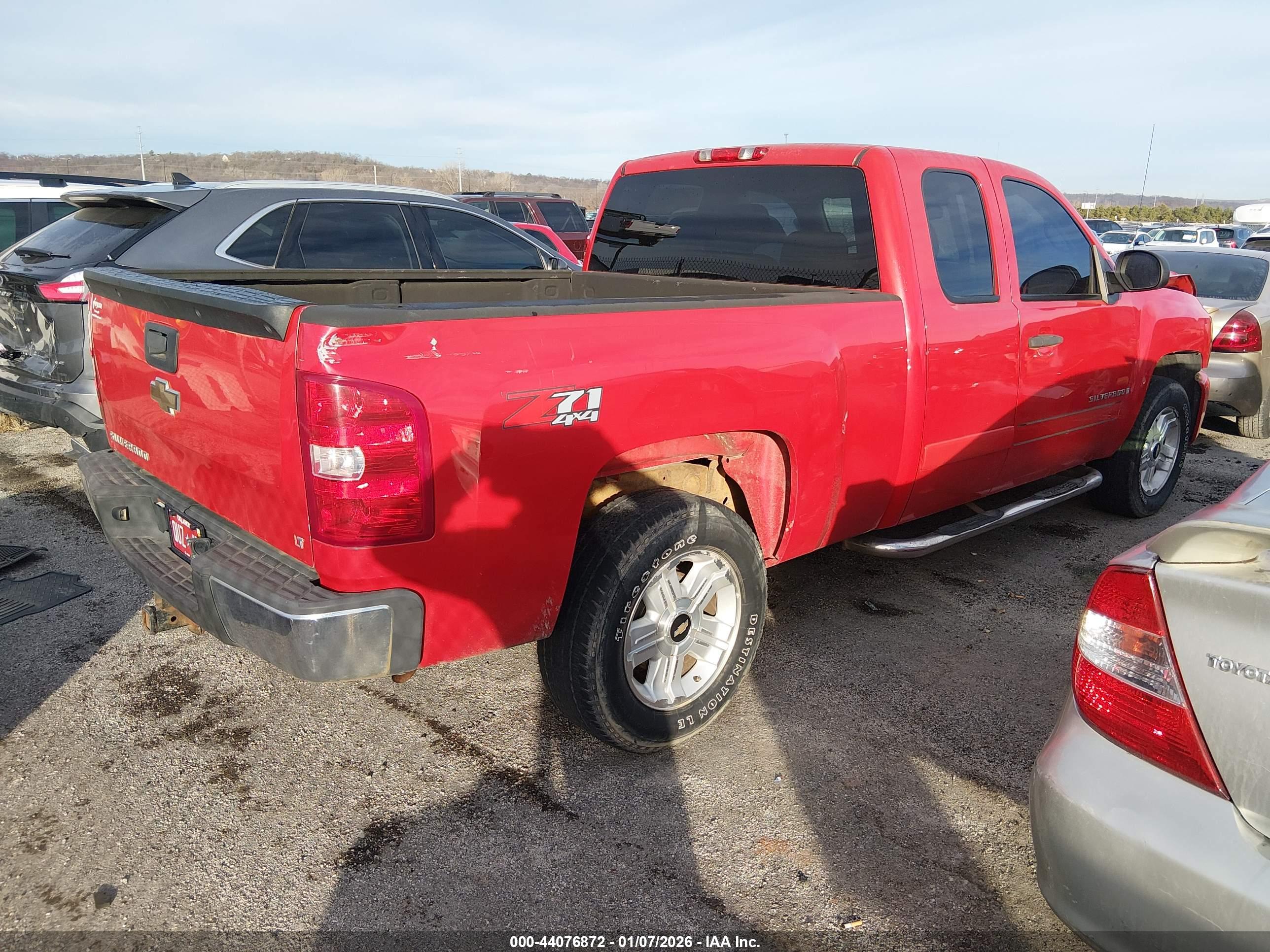 CHEVROLET SILVERADO image 4