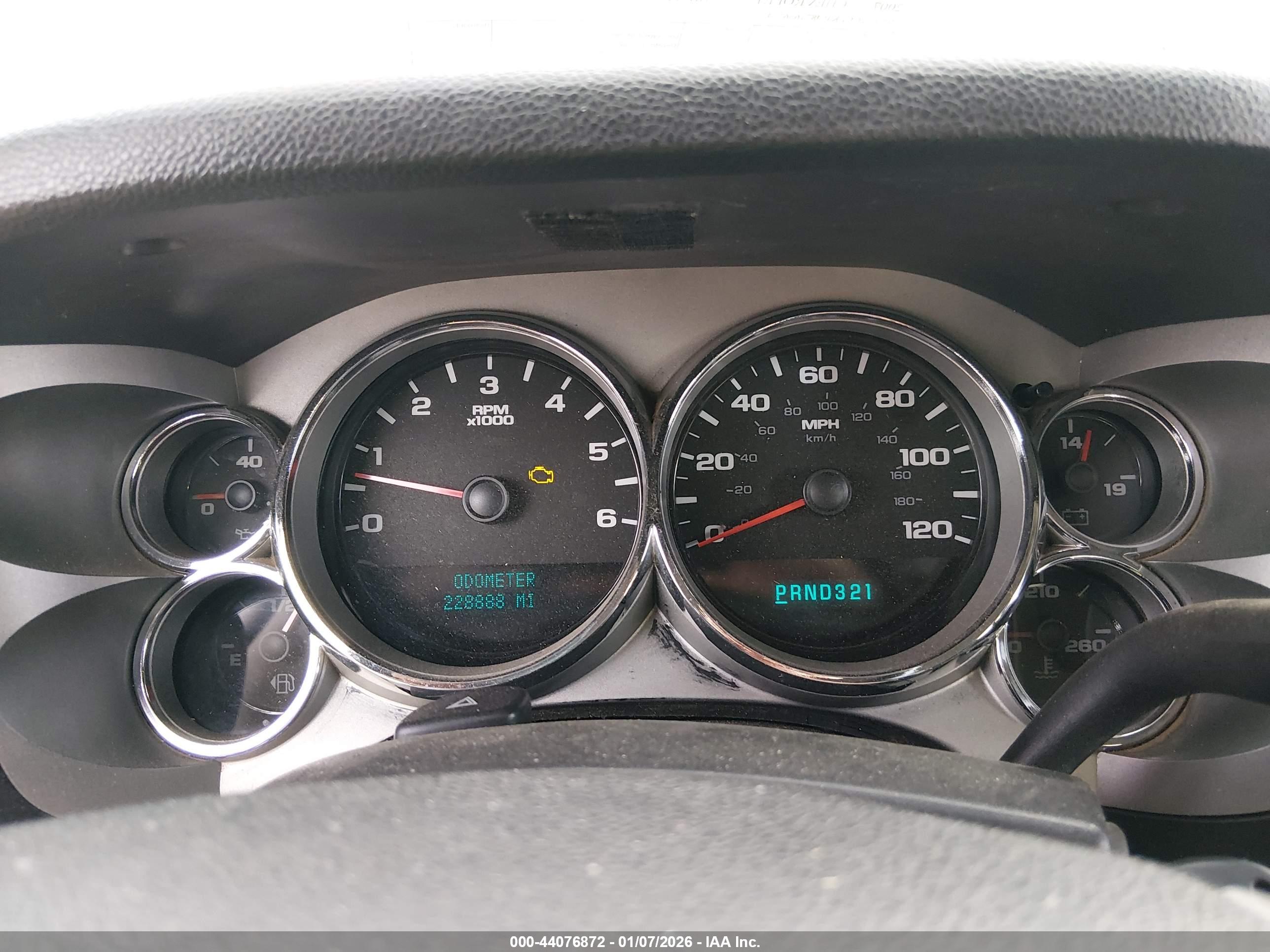 CHEVROLET SILVERADO image 7